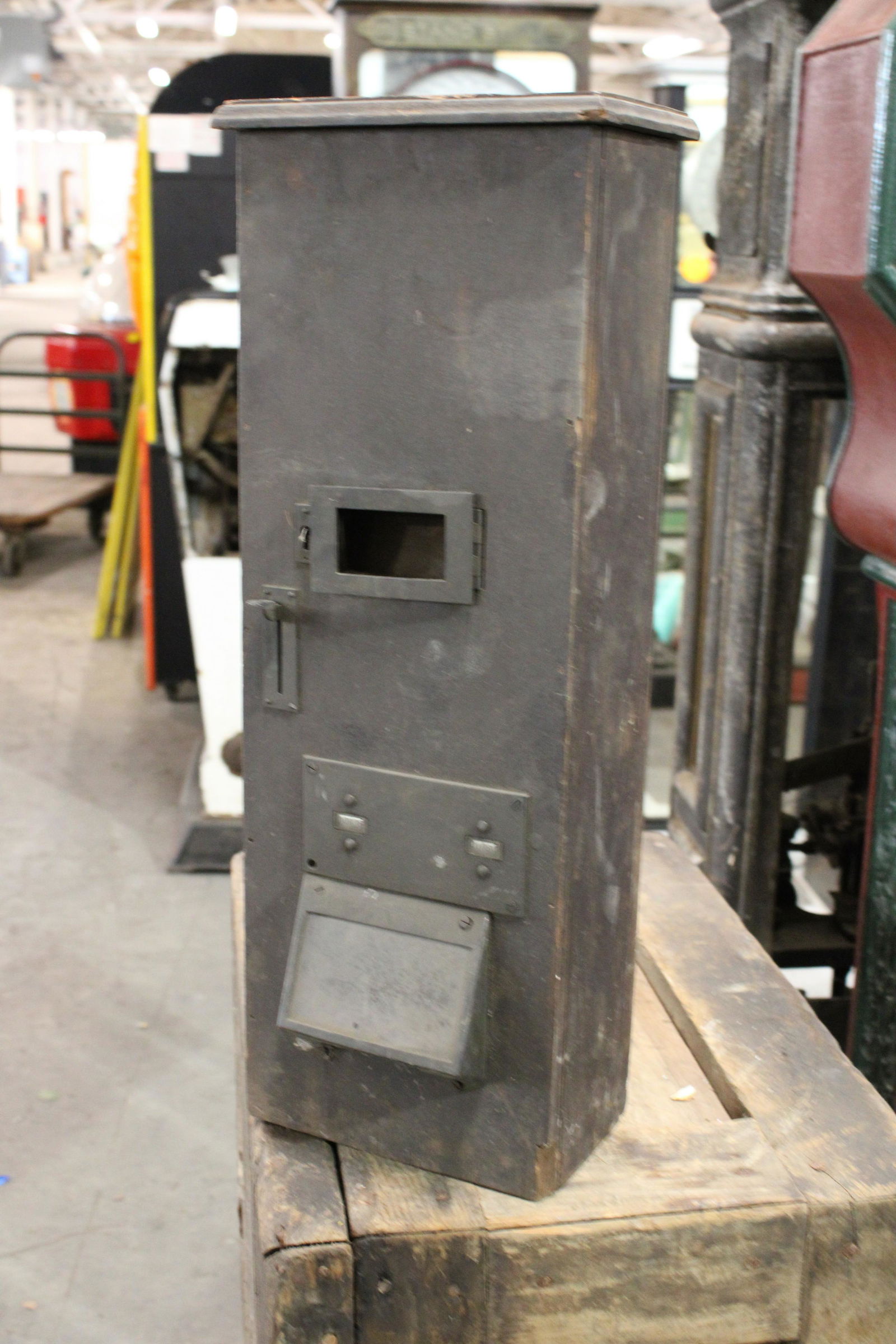 Wooden Coin Op Fare Box (1 of 2)