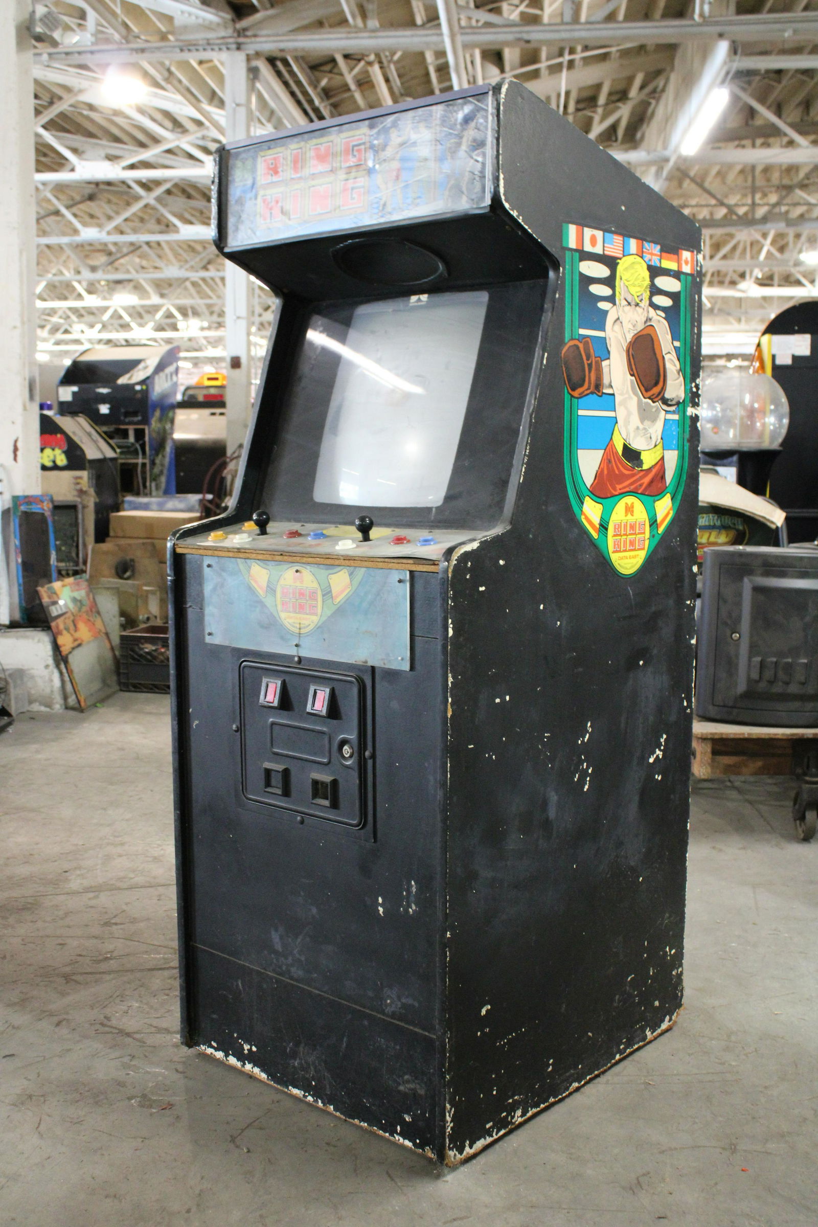 Data East Ring King Arcade Machine (1 of 3)