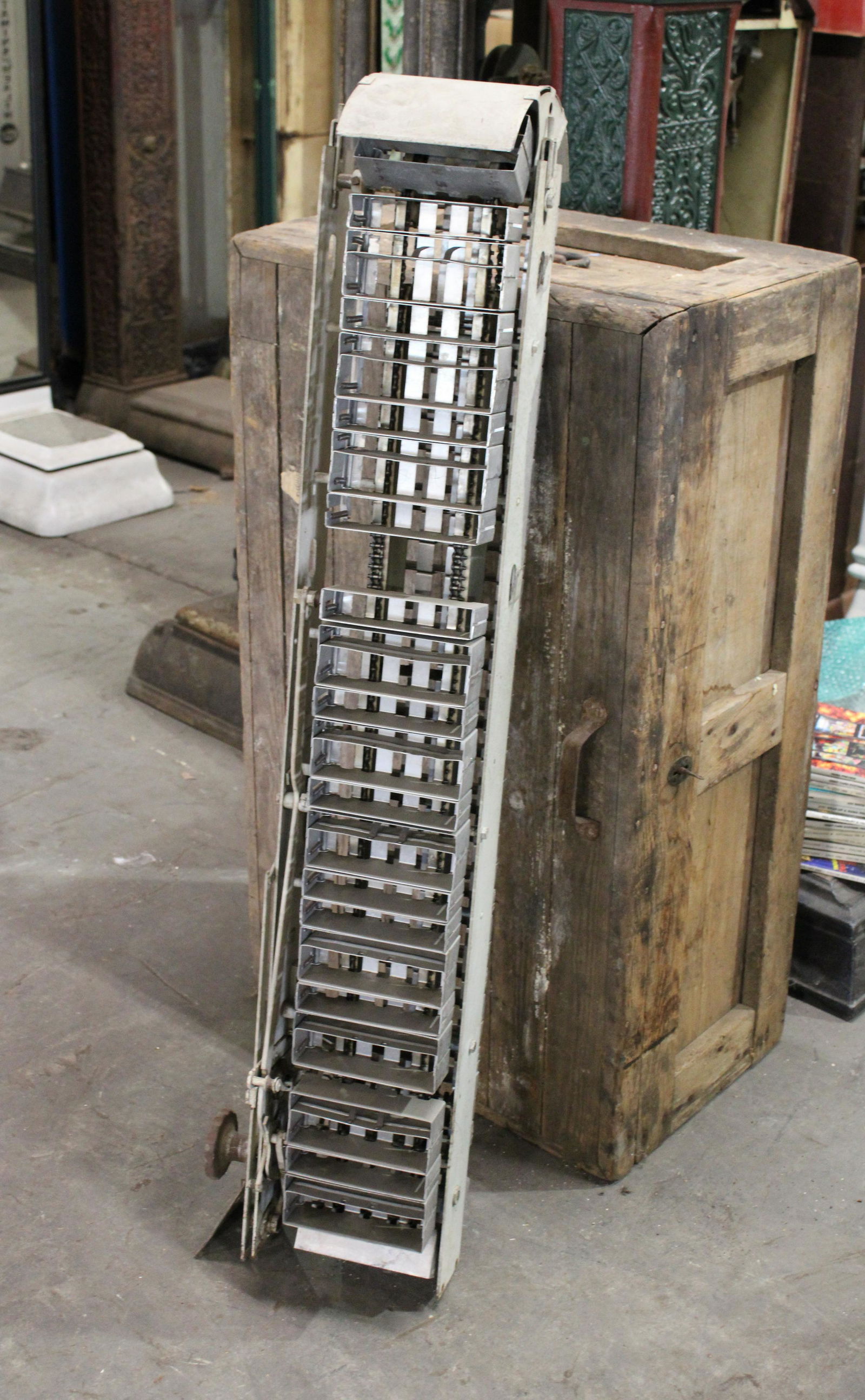 U-Select-It Vintage Candy Machine Mechanism (1 of 2)