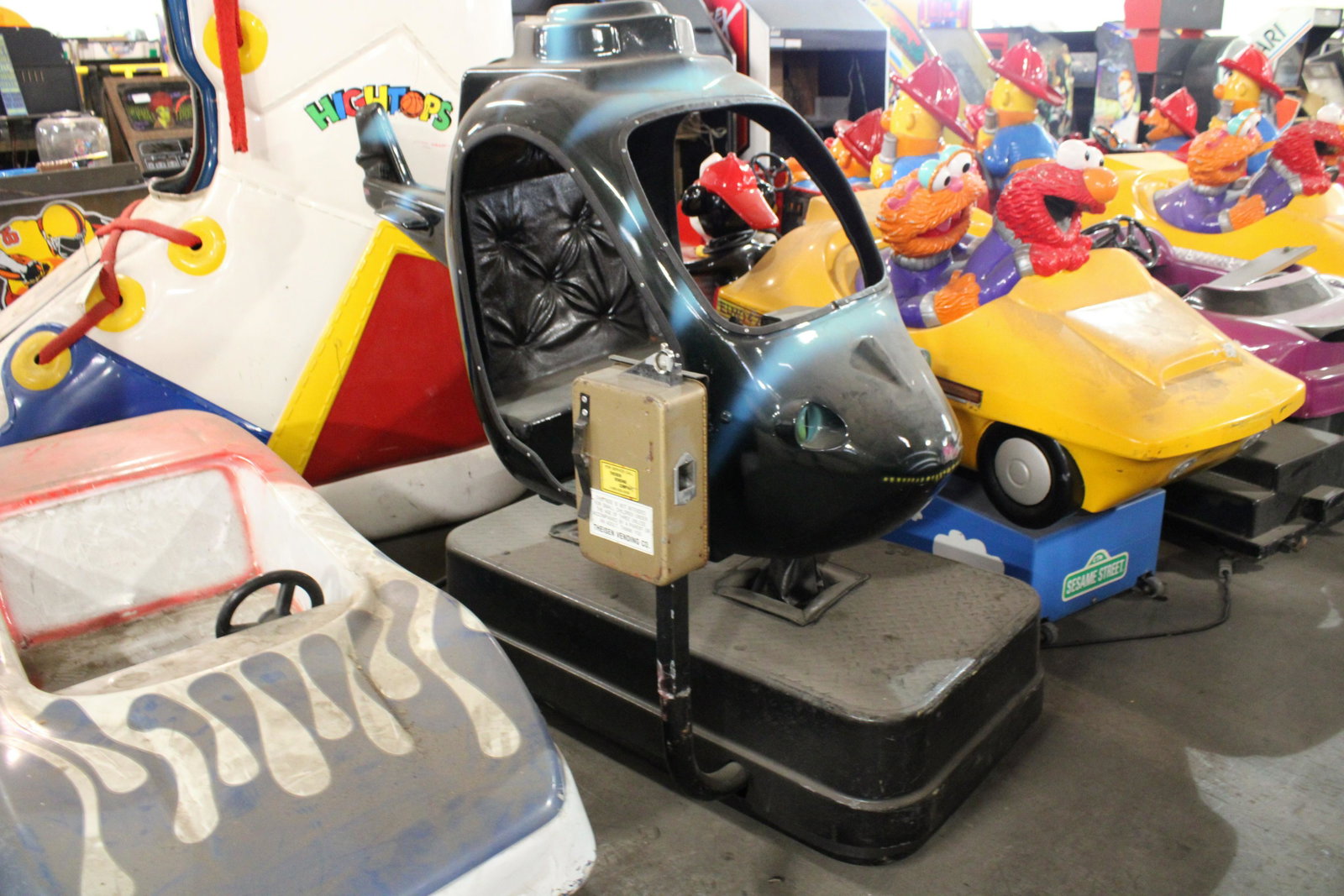 Helicopter Coin Op Kiddie Ride: Helicopter Coin Op Kiddie Ride. Untested, as found.