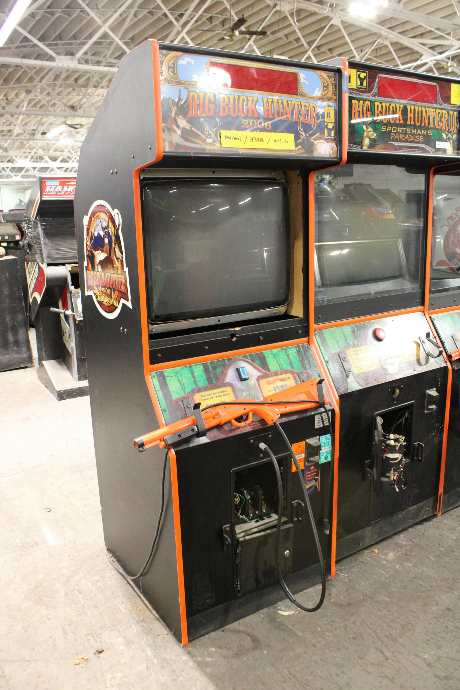 Buck Hunter Call of the Wild Arcade Machine: Buck Hunter Call of the Wild Arcade Machine. As found from old arcade company.