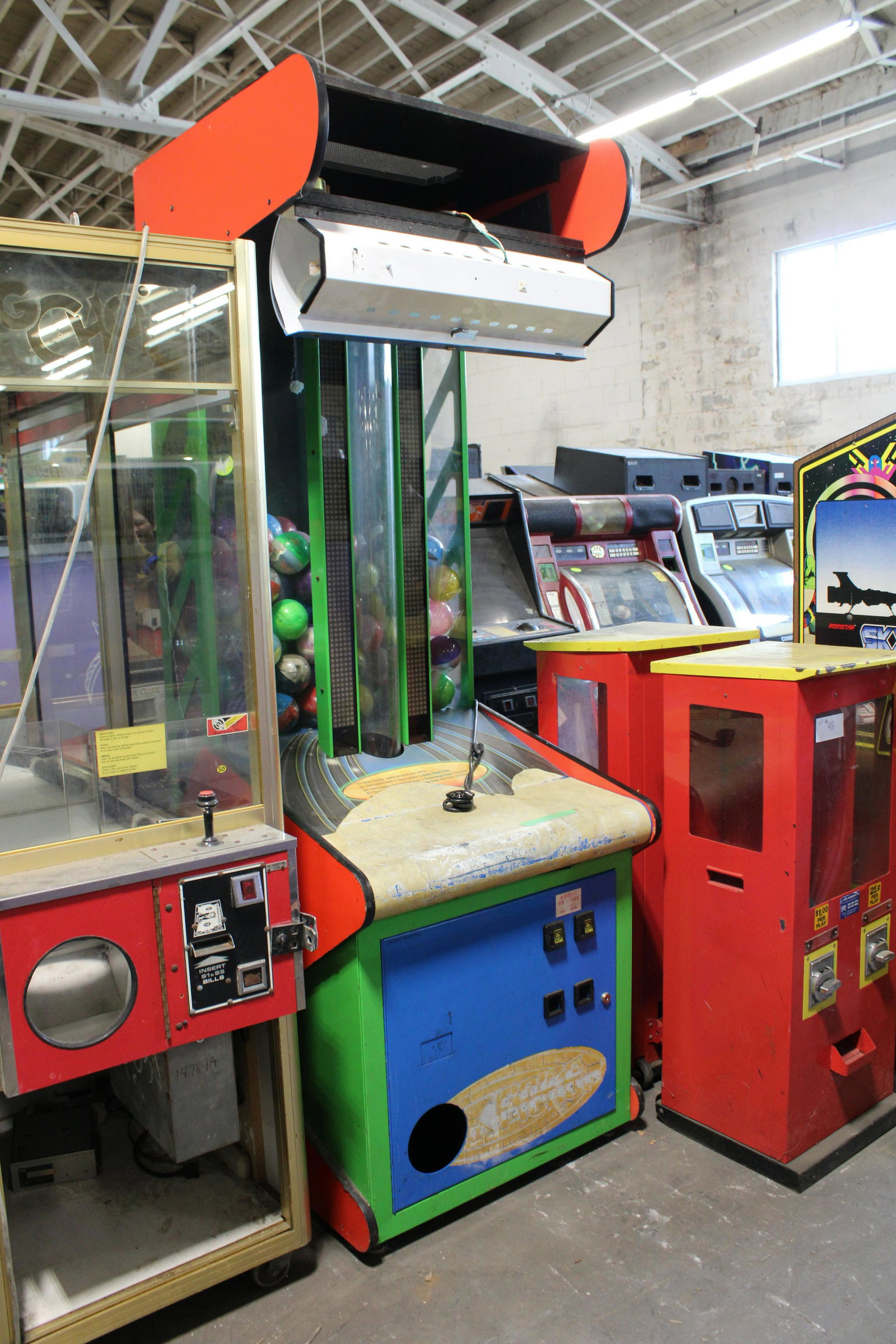 Prize Arcade Game: Prize Arcade Game. Untested, as found, for parts or repairs.