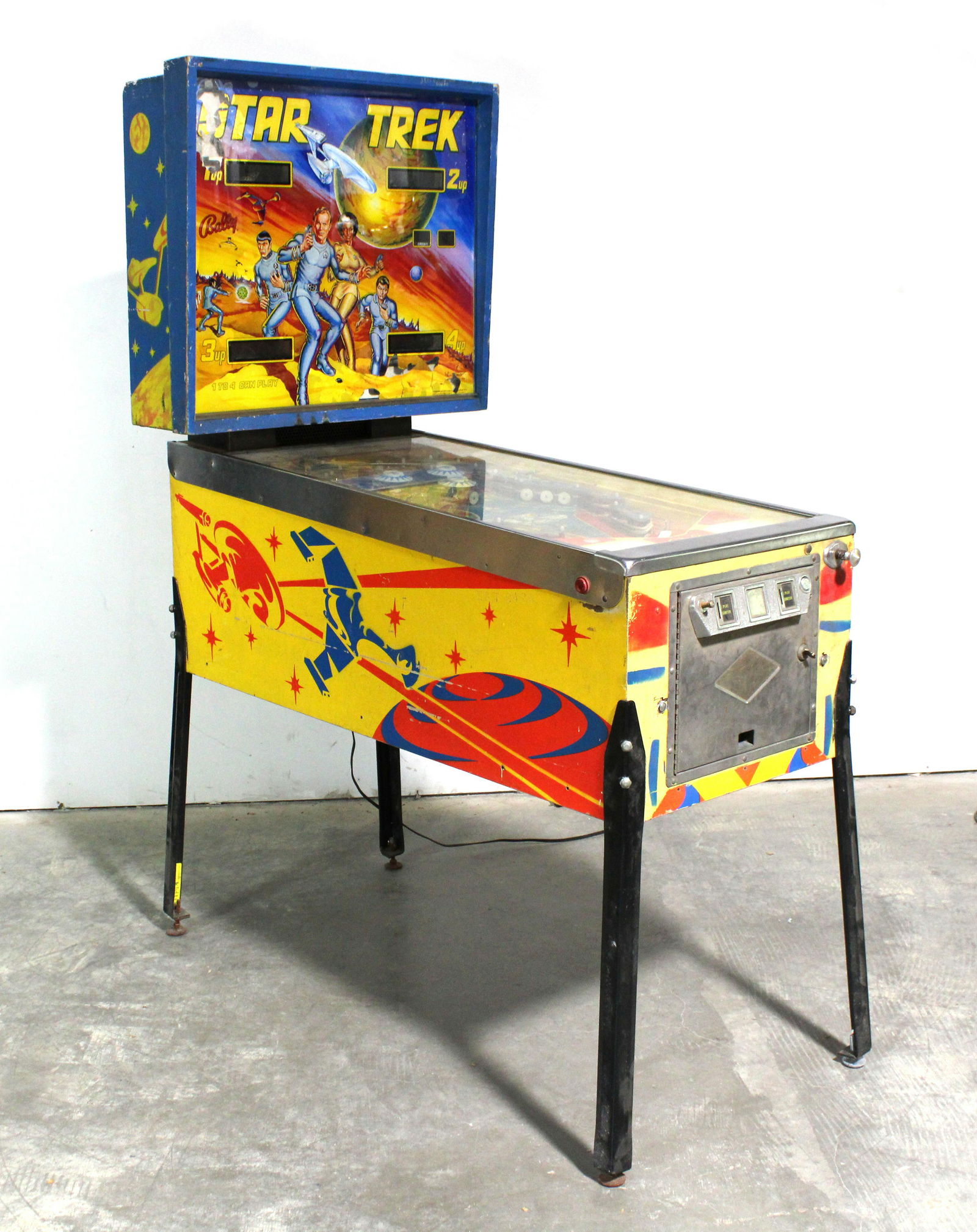 Bally Star Trek Pinball Machine (1 of 8)