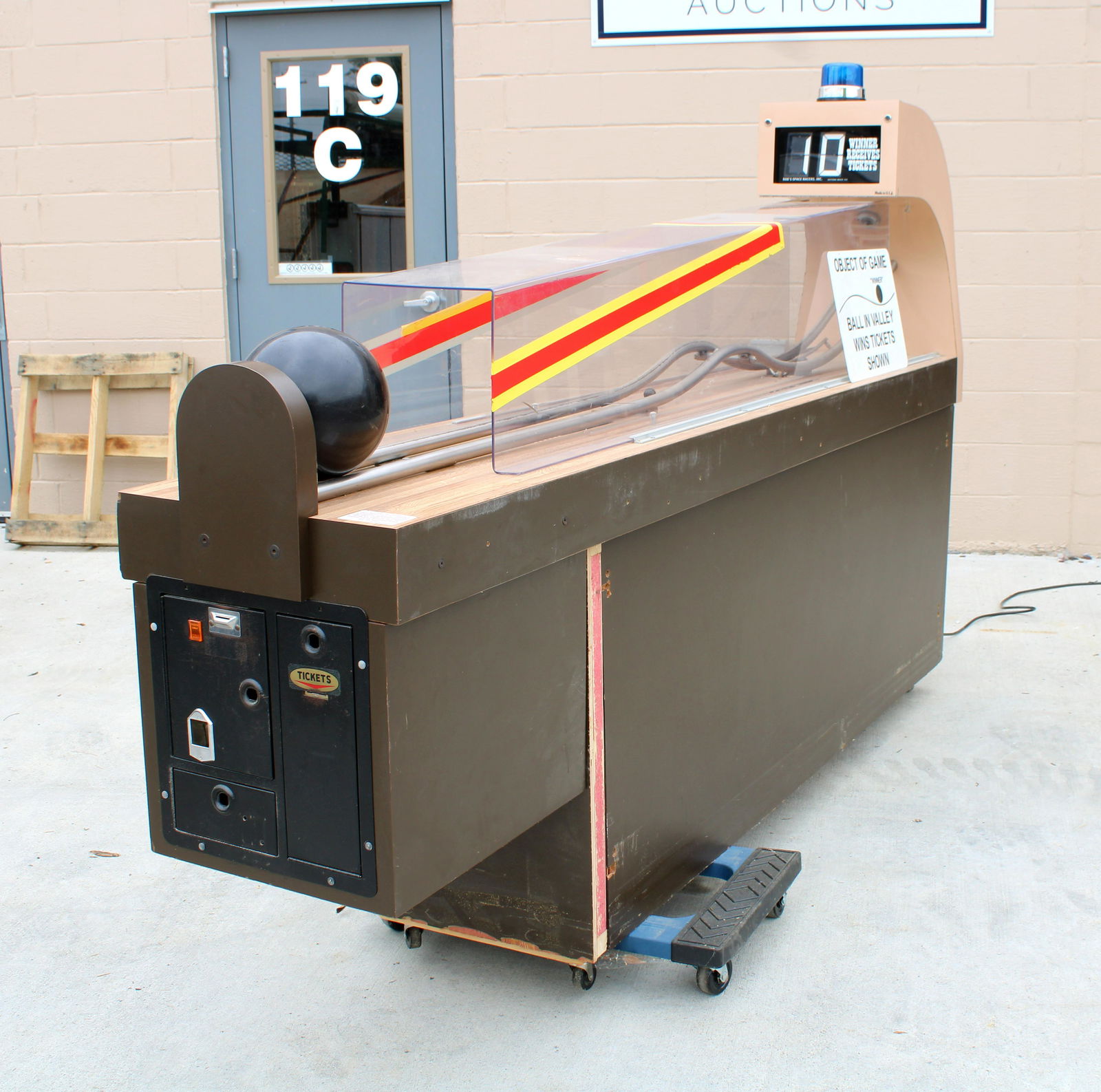 Carnival Roller Bowler Arcade Game (1 of 6)