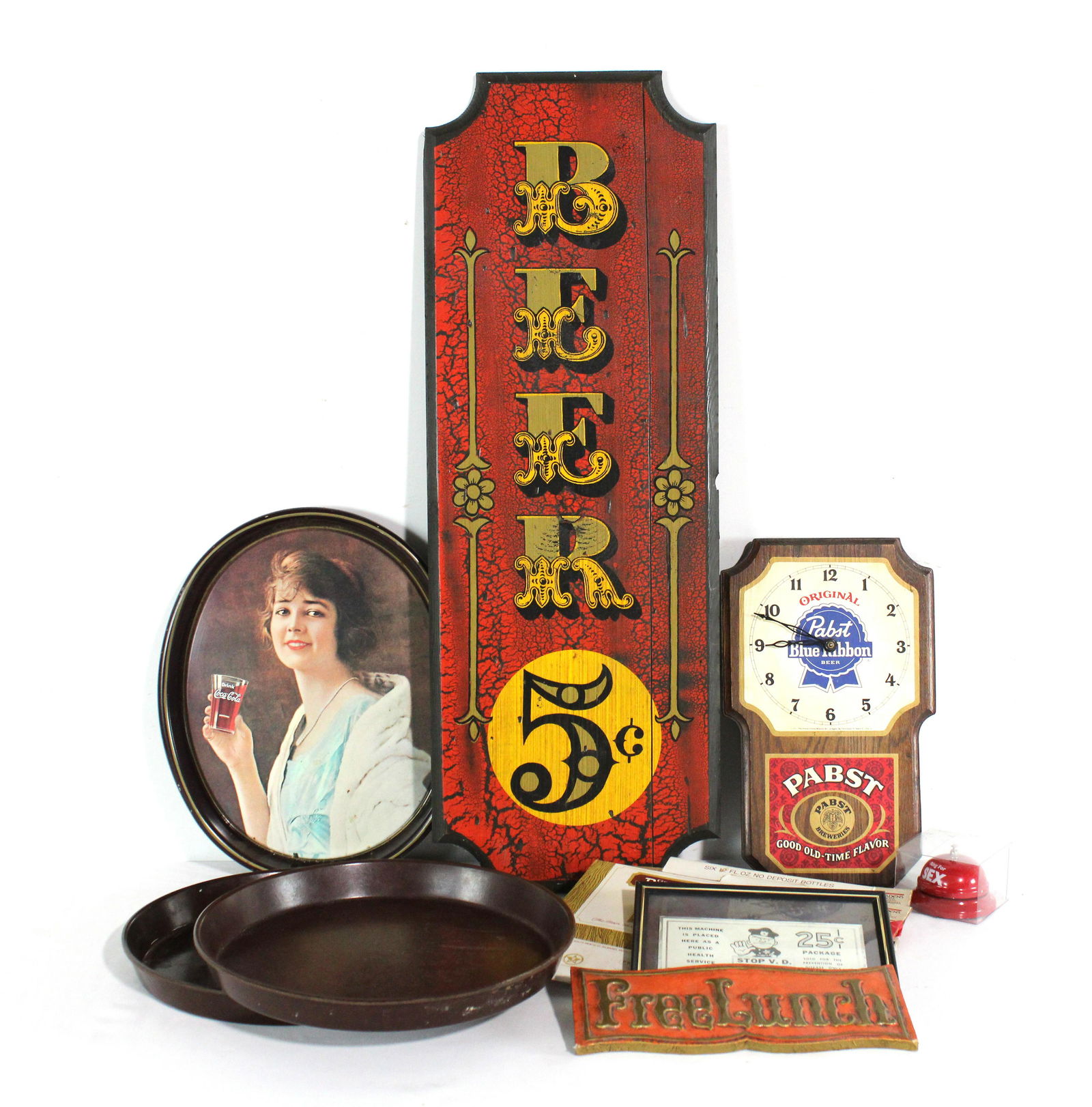 Bar Collectibles incl. Pabst Clock and Coca Cola Tray (1 of 2)