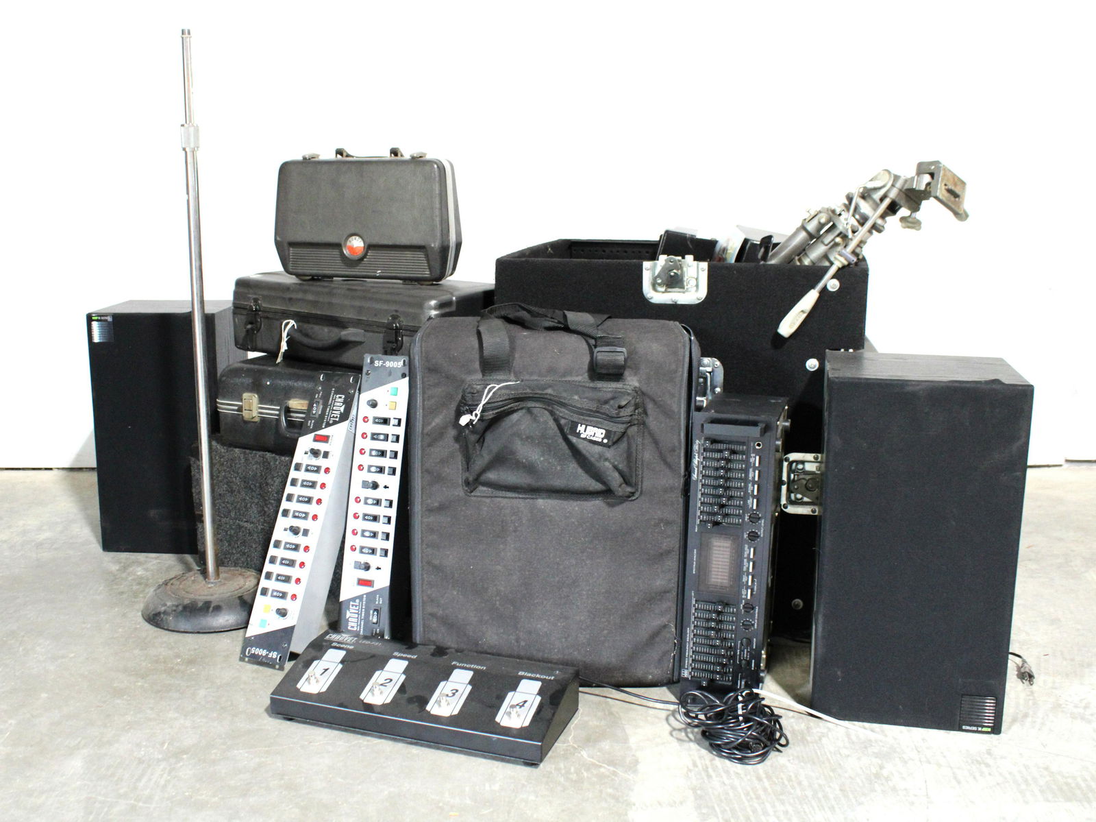Audio Equipment incl. Speakers and Cases (1 of 3)