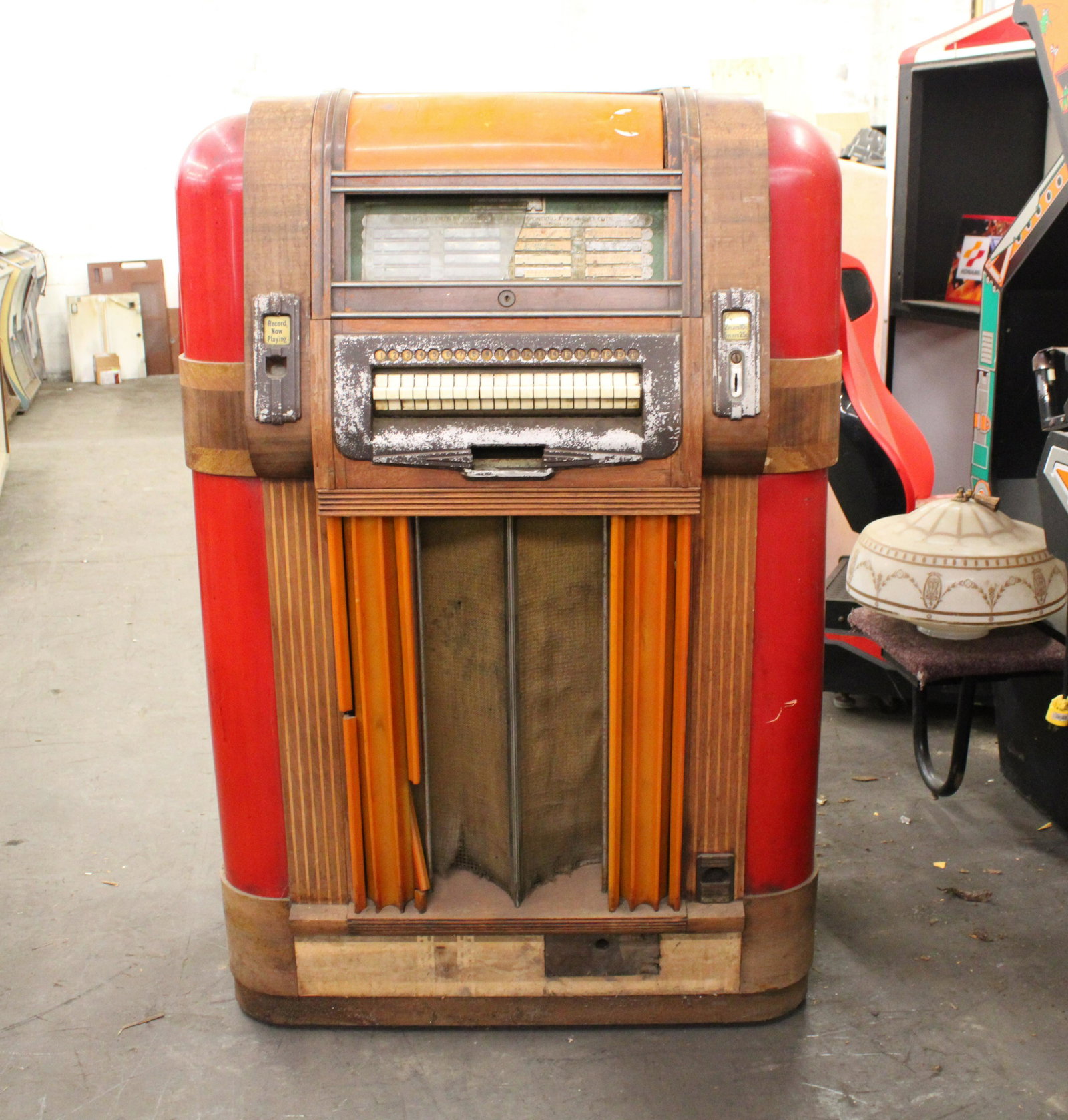 Mills Throne of Music 78 RPM Jukebox: Mills Throne of Music 78 RPM Jukebox. As found, untested, for parts or repair.