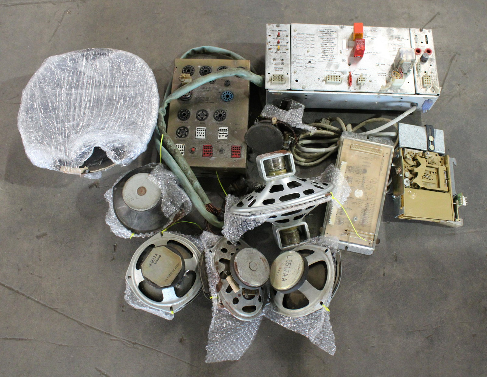 Jukebox Parts Lot Incl. Amp & Speakers, 1970s: Jukebox Parts Lot Incl. Amp & Speakers, 1970s. As found.