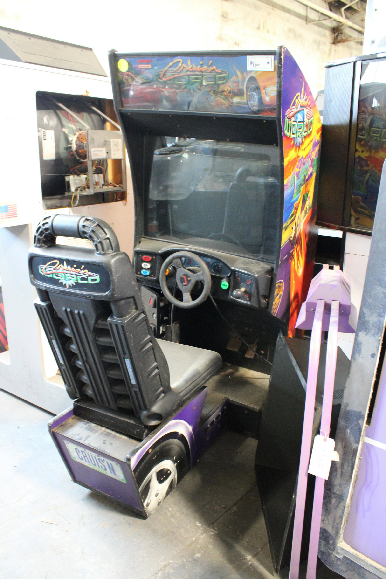 Midway Cruisin' World Arcade Game: Midway Cruisin' World Arcade Game. Untested, as found.