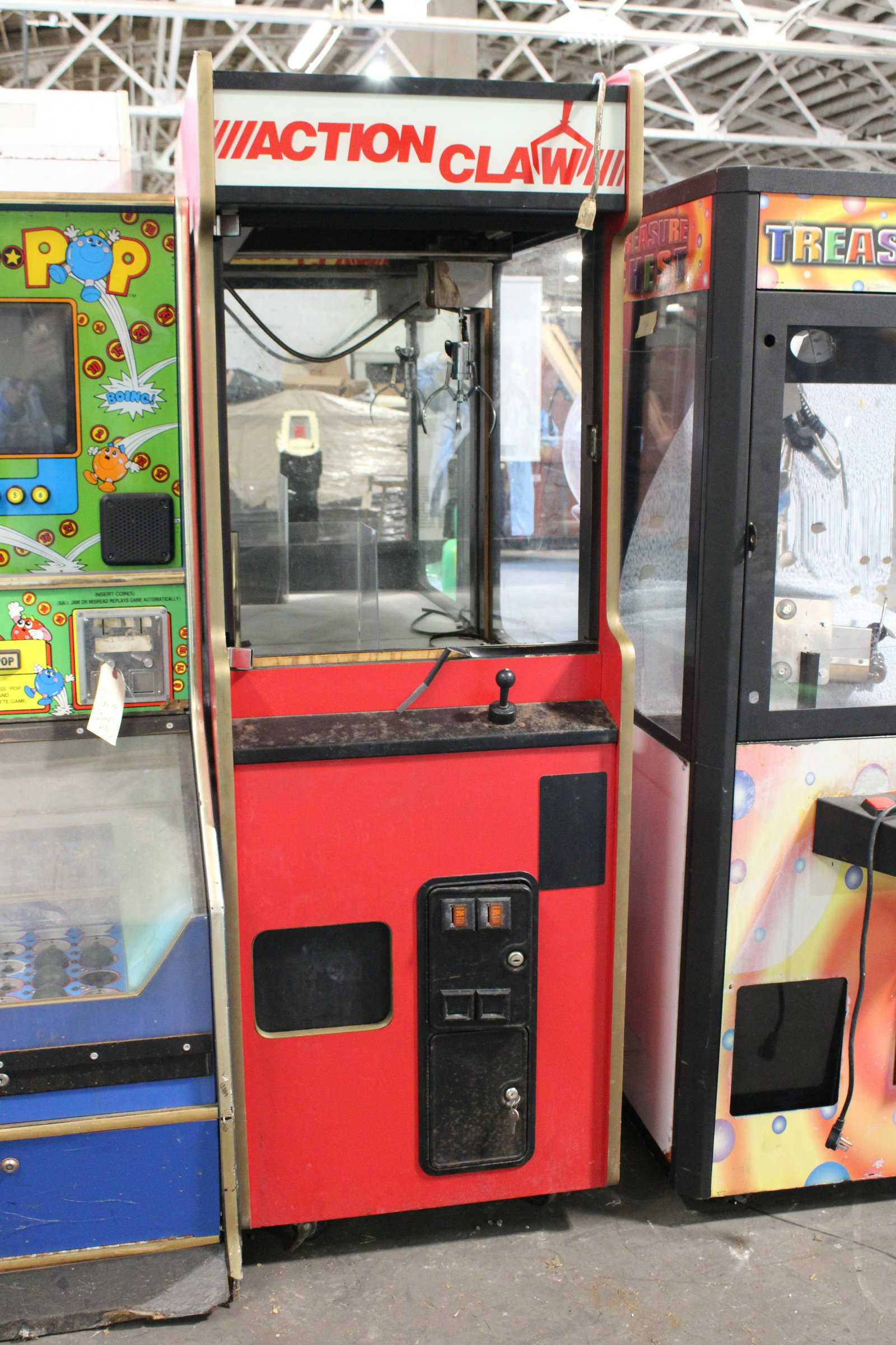 Action Claw Crane Arcade: Action Claw Crane Arcade. For parts or repair.