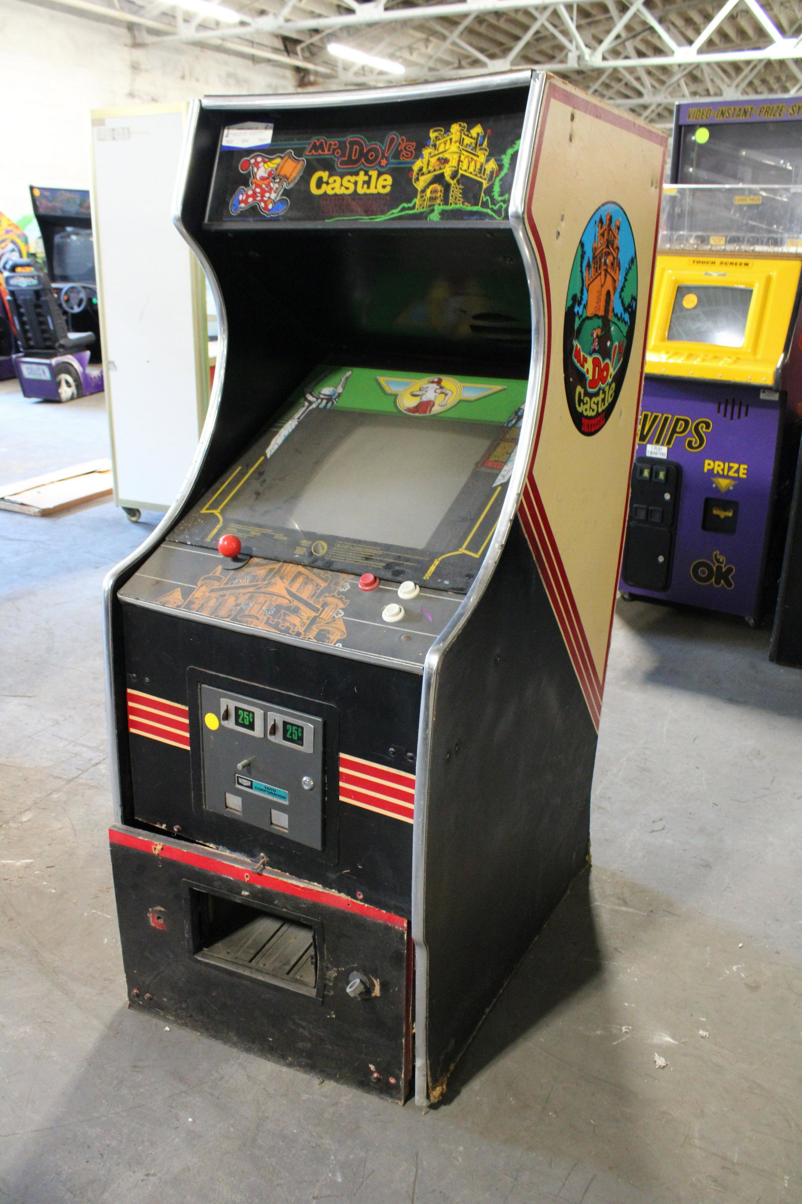 Mr. Do's! Castle Arcade Game: Mr. Do's! Castle Arcade Game. Cabinet damaged, for parts.