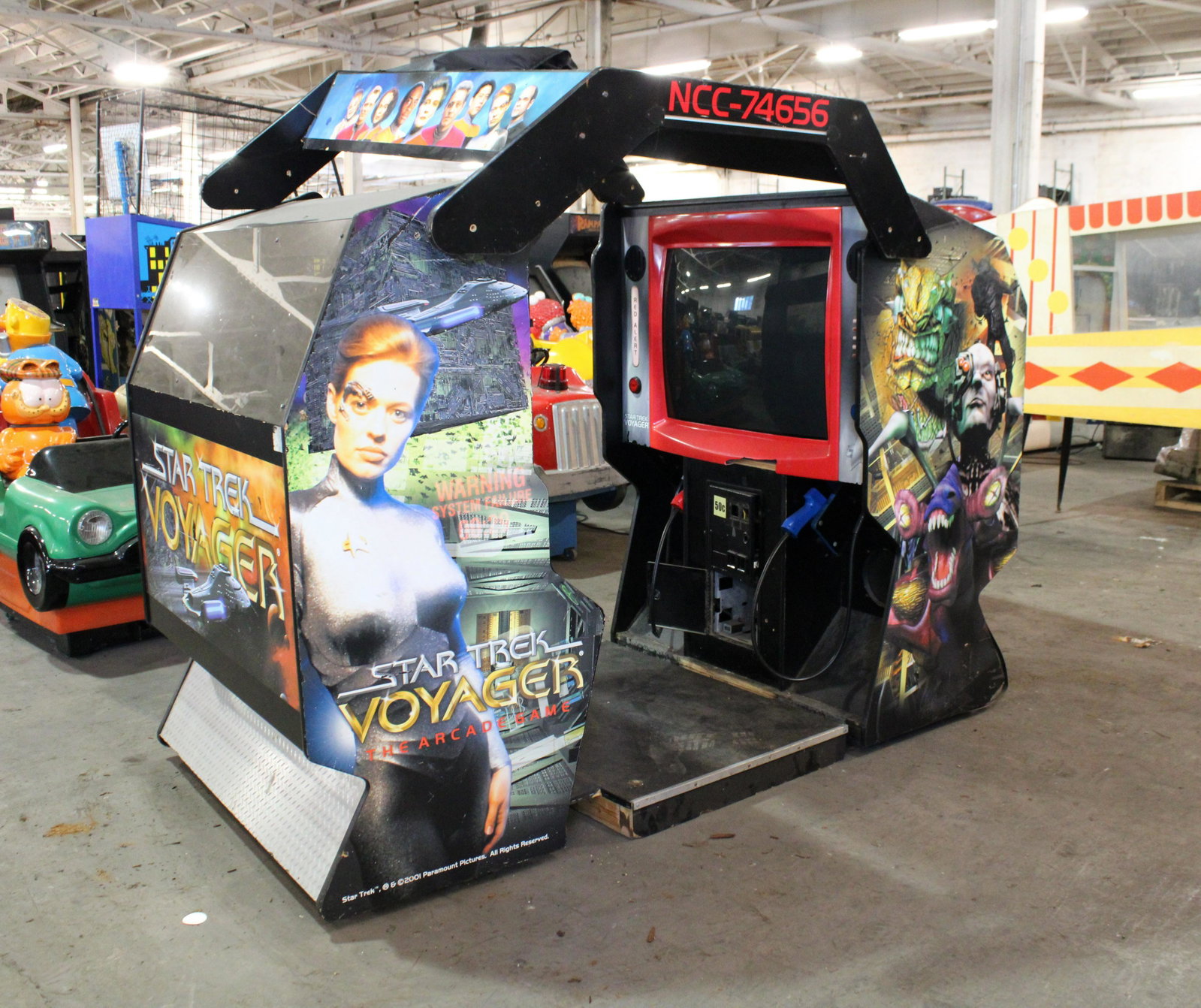 Star Trek Voyager Arcade Sit Down Machine: Star Trek Voyager Arcade Sit Down Machine. For parts or repair, appears all there.