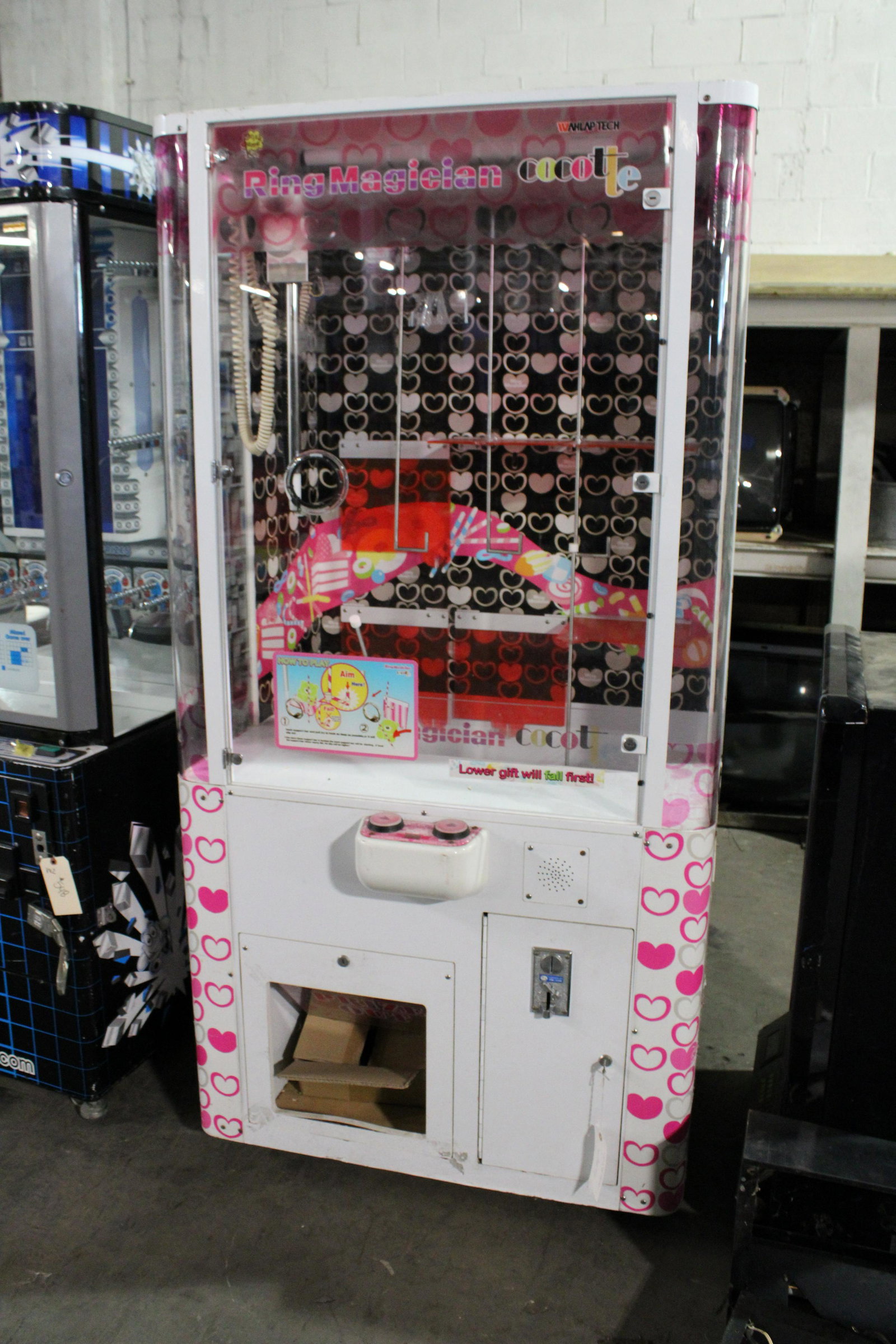 Ring Magician Prize Arcade Game: Ring Magician Prize Arcade Game. As found, untested.
