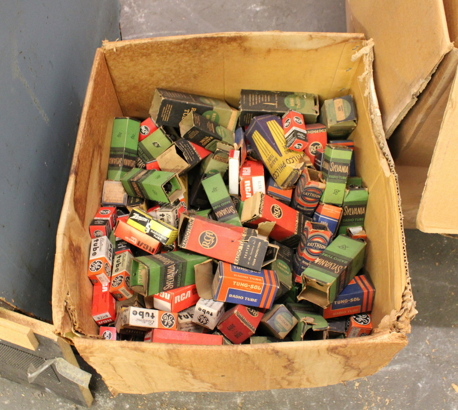 Box of Vintage Jukebox and misc. Tubes: Box of vintage Jukebox and misc. Tubes from old jukebox operators warehouse.