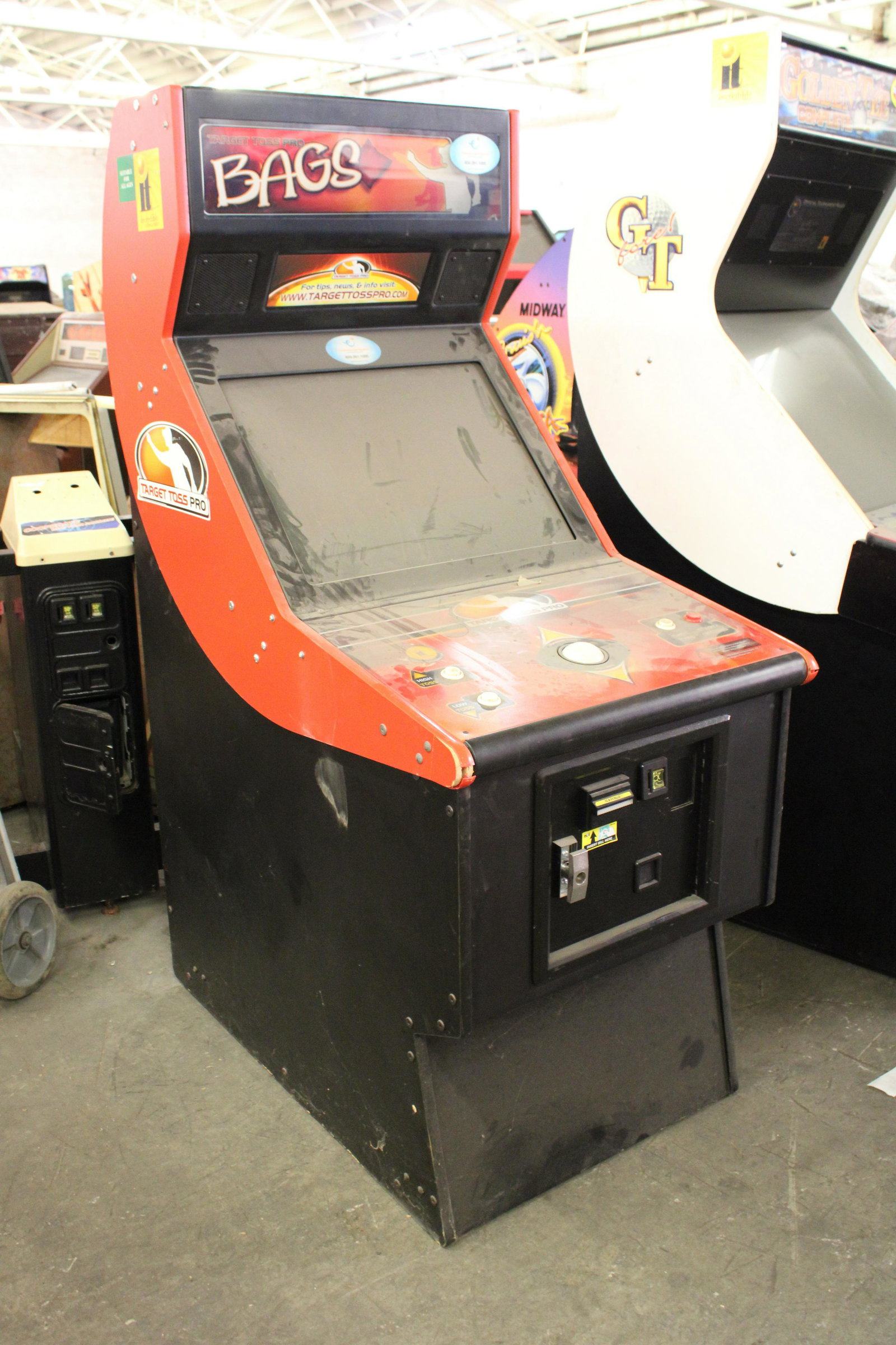 Bags Target Toss Arcade Game: Bags Target Toss Arcade Game. As found, untested.
