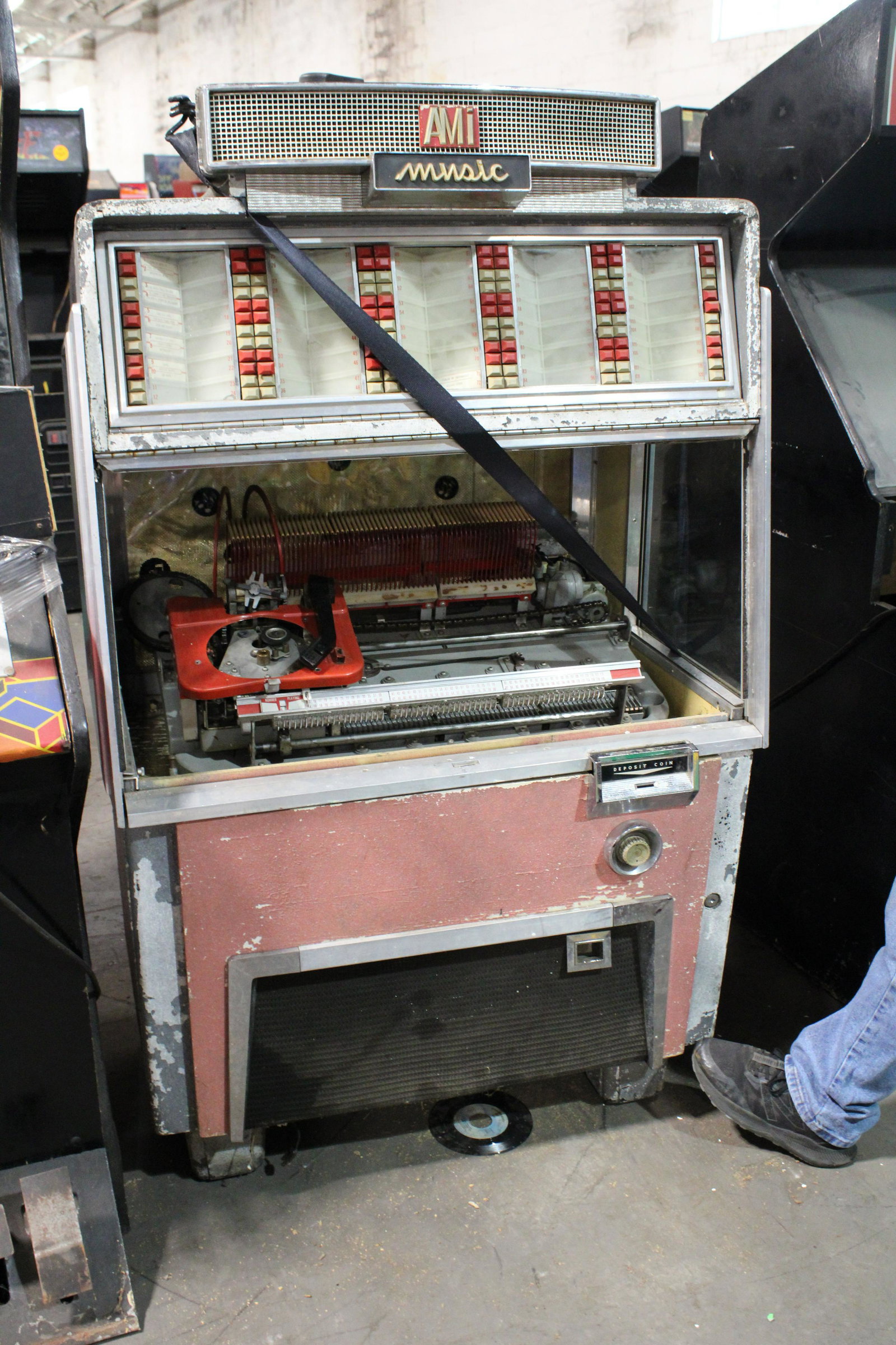 1954 AMI F Jukebox for Restoration: 1954 AMI F Jukebox for Restoration. Project machine or great parts.