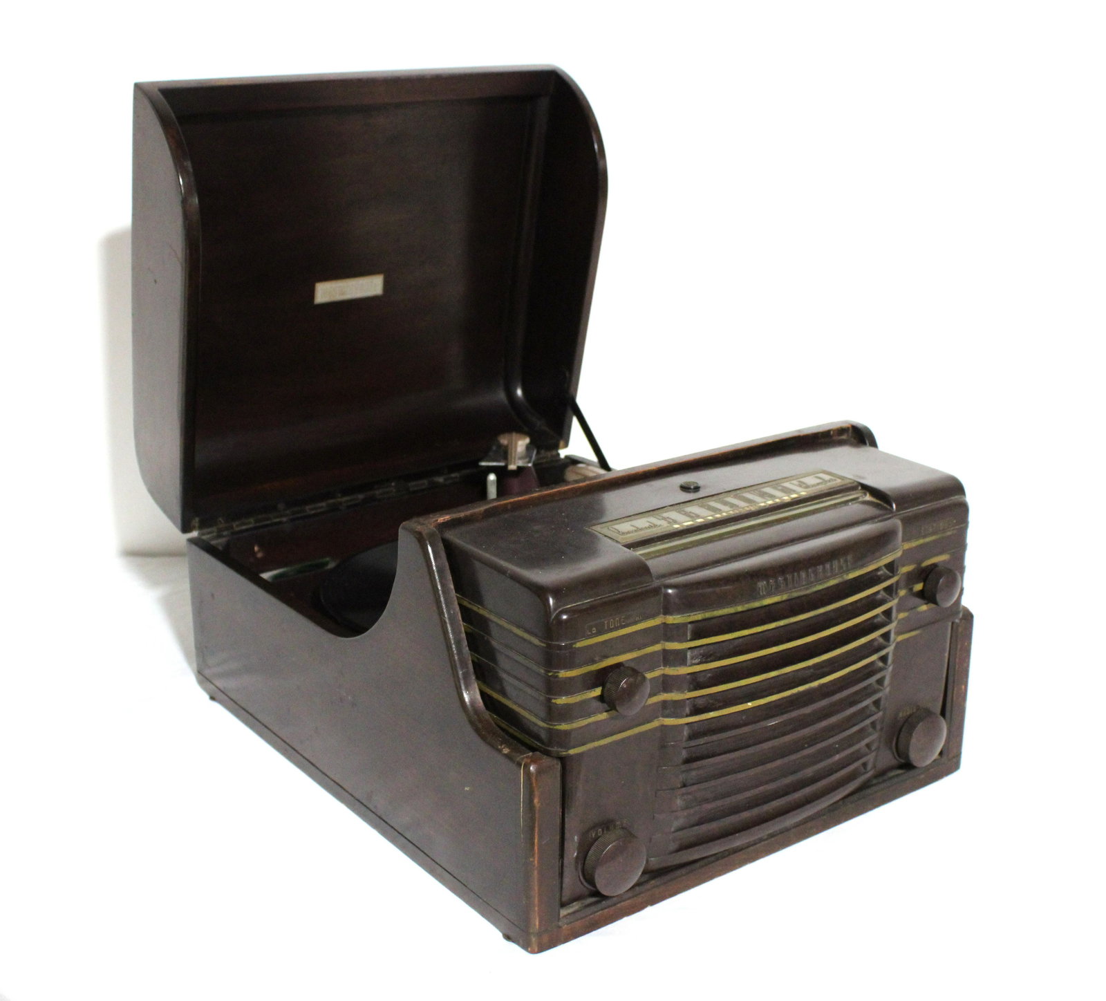 Westinghouse Radio and Phonograph, 1946: Westinghouse Radio and Phonograph, 1946. Working. Dimensions: 9 x 15 x 20. *Shipping now available via Live Shipping through Live Auctioneers. Please see terms for more details.