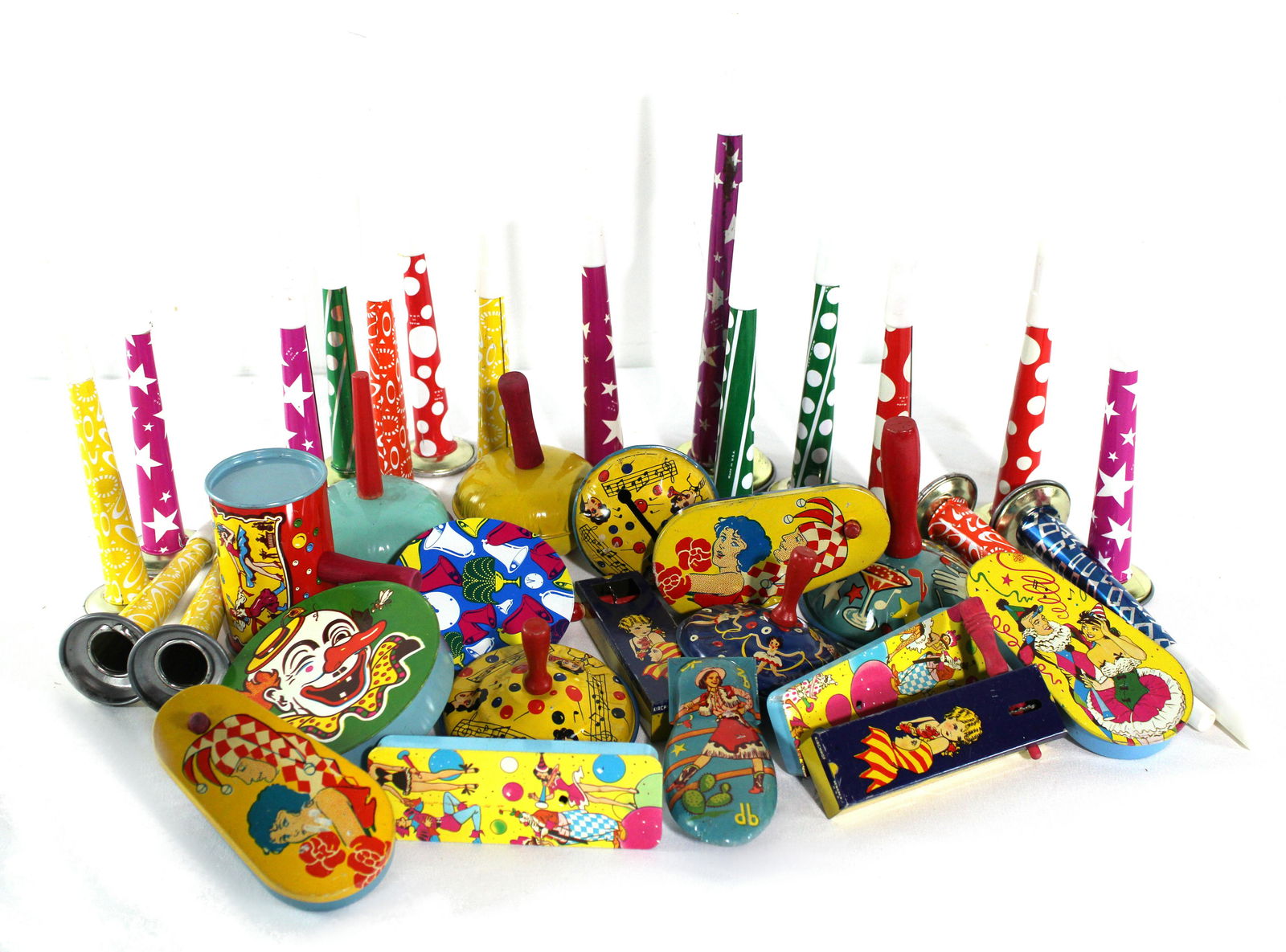 Vintage Tin Noise Maker Party Supplies, Kirchof: Vintage Tin Noise Maker Party Supplies, Kirchof. Dimensions of full lot together: 10 x 10 x 6. *Please see terms for shipping details.