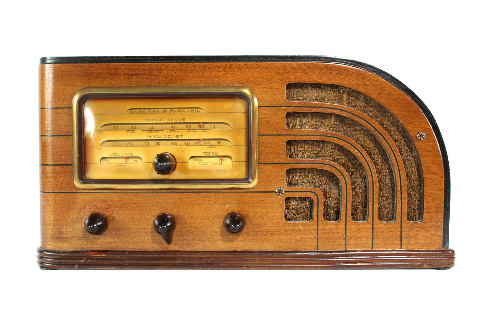 General Electric Wooden Tube Radio: General Electric Wooden Tube Radio. Dimensions: 9 x 17 x 8. *Please see terms for shipping details.