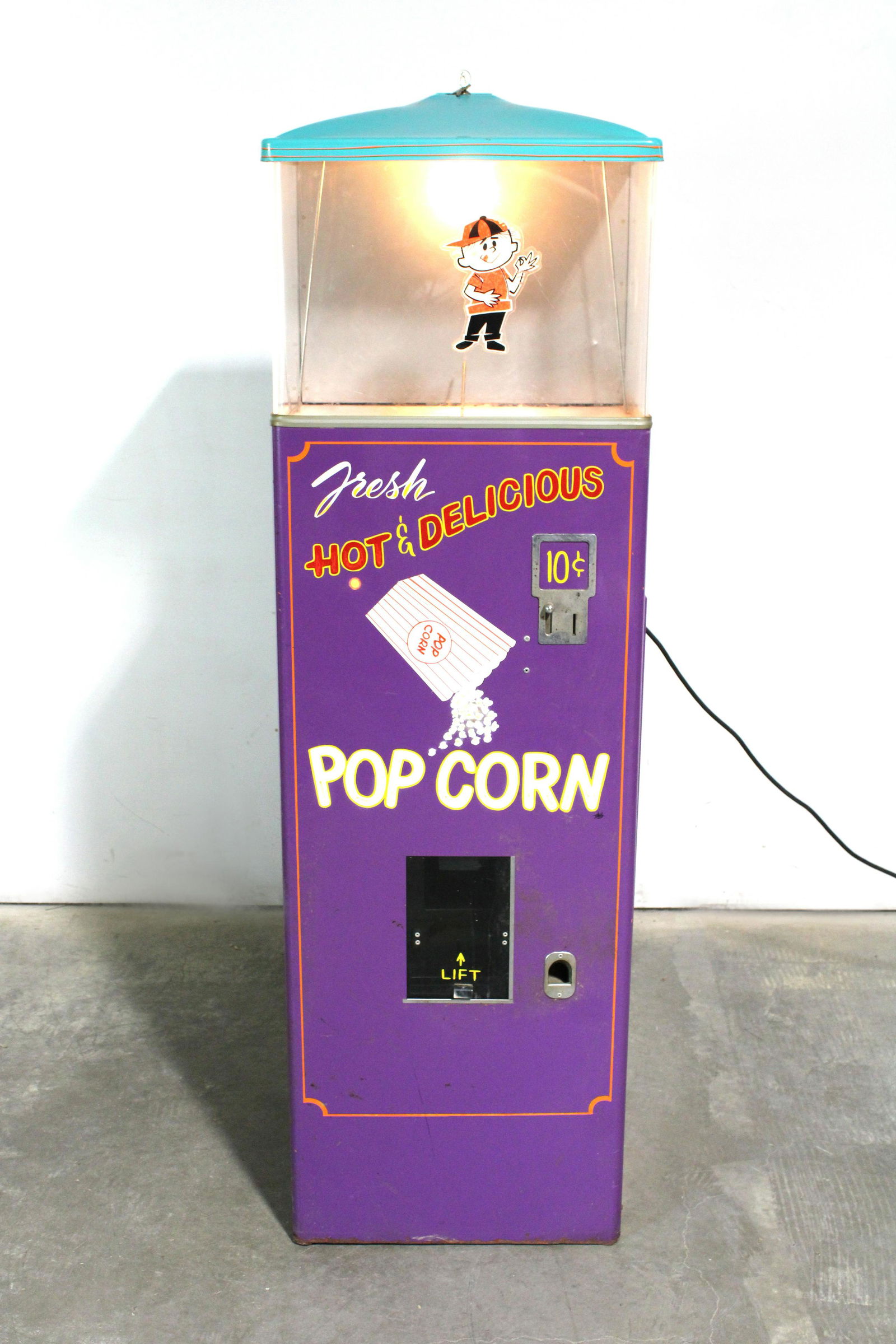Coin Operated Popcorn Warmer and Vendor: Coin Operated Popcorn Warmer and Vendor. Machine has been repainted. Dimensions: 65 x 20 x 20. *Please see terms for shipping details.