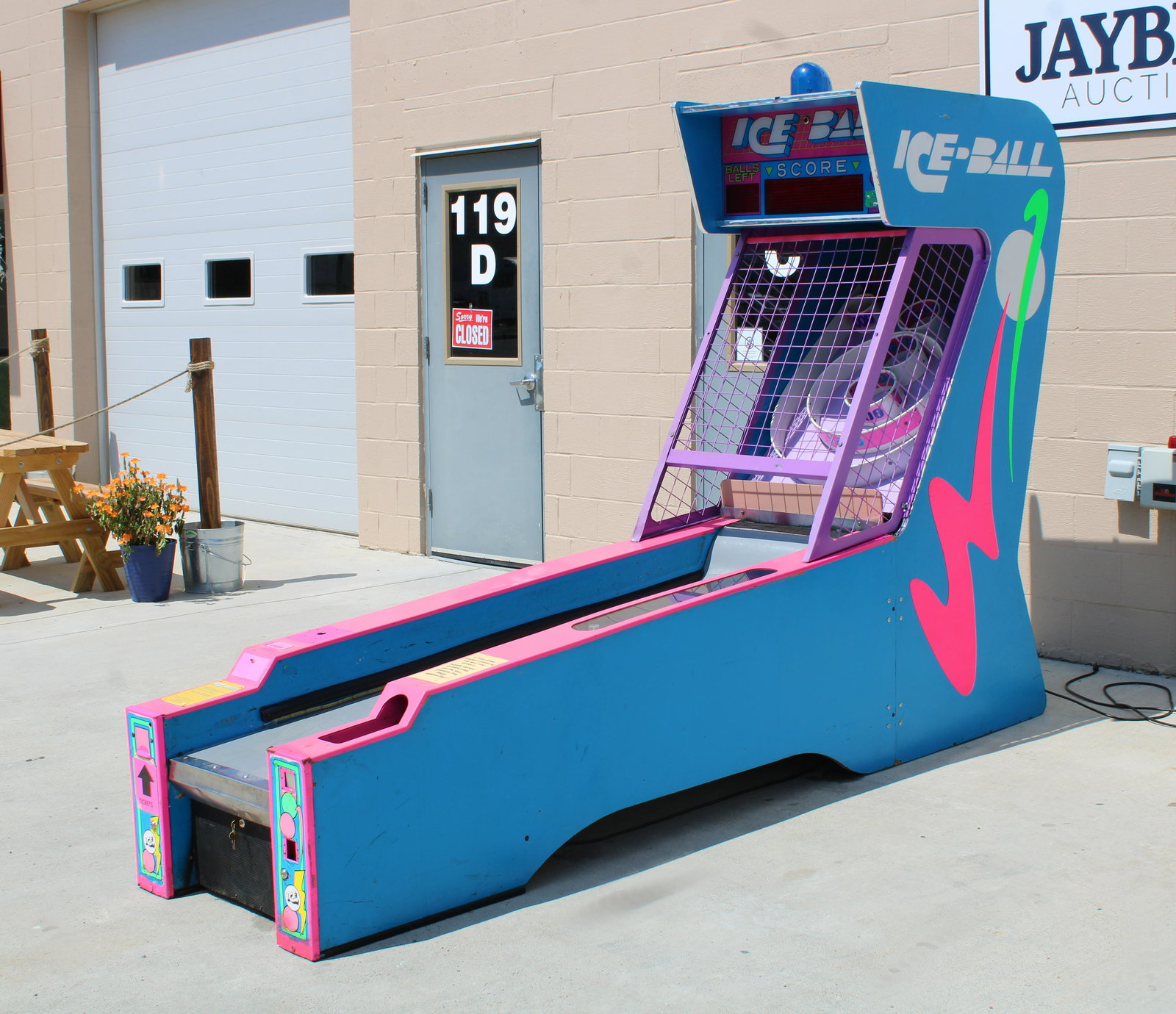 ICE Skee Ball Arcade Machine: ICE Skee Ball Arcade Machine with a 7ft lane. Working. Dimensions: 86 x 29 x 120. *Please see terms for shipping details.