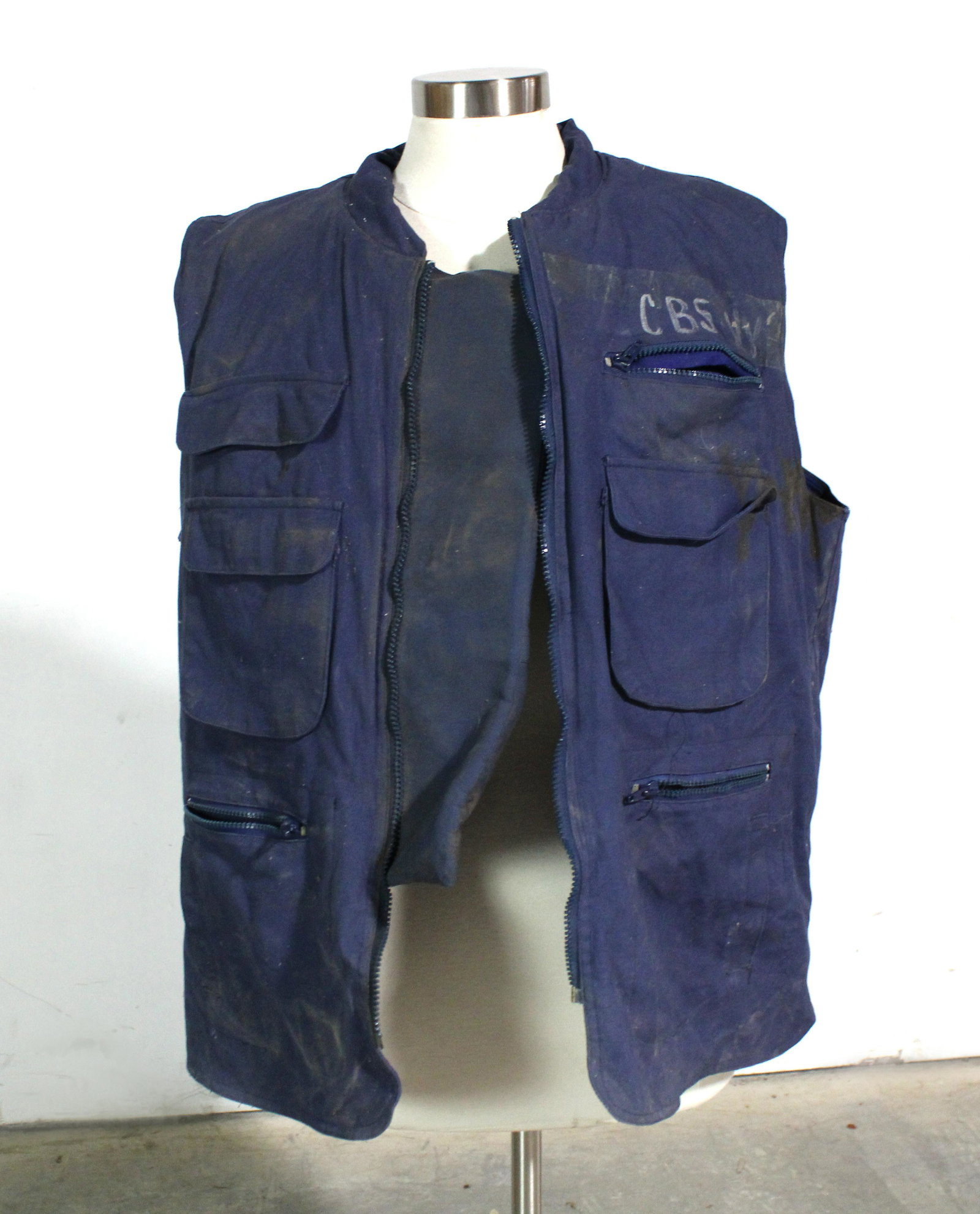 CBS News Bullet Proof Vest from Desert Storm: CBS News Bullet Proof Vest from Desert Storm. In-house shipping available.