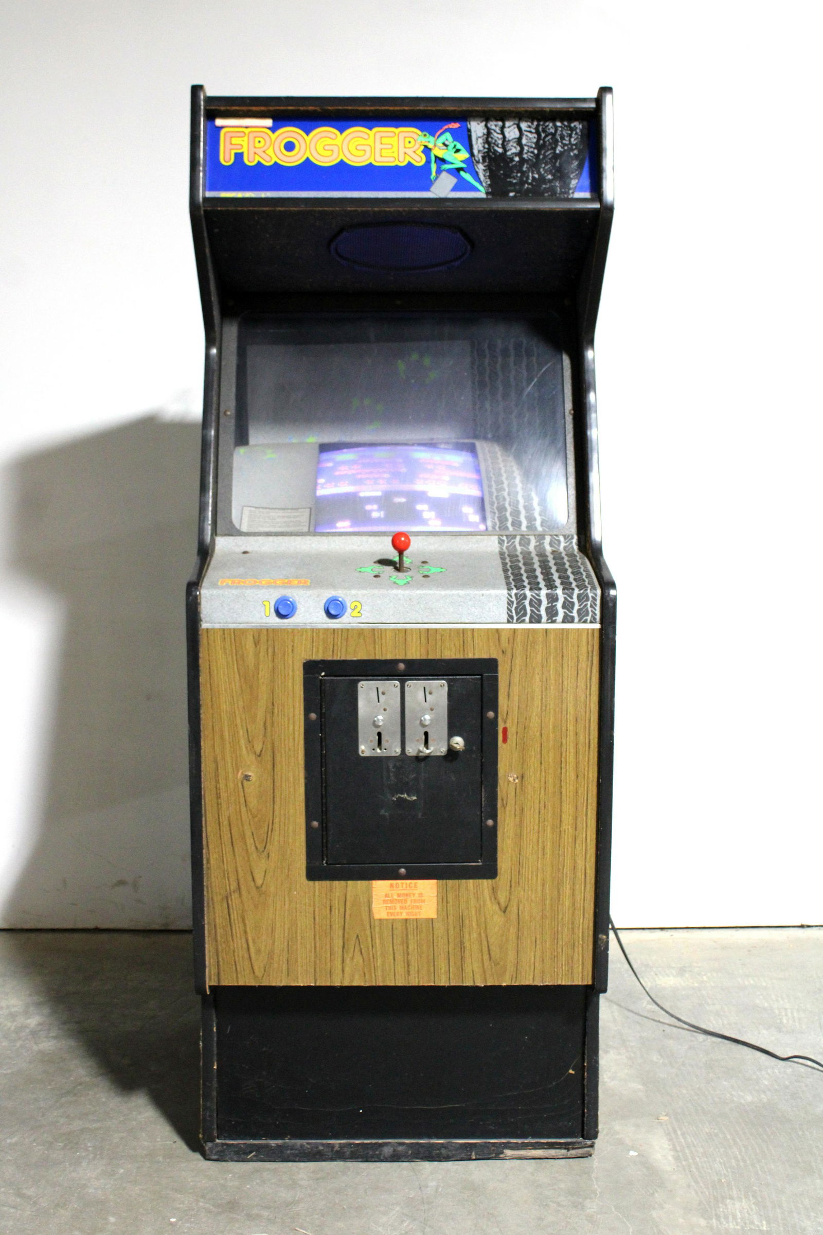 Sega Gremlin Frogger Arcade Game (1 of 4)
