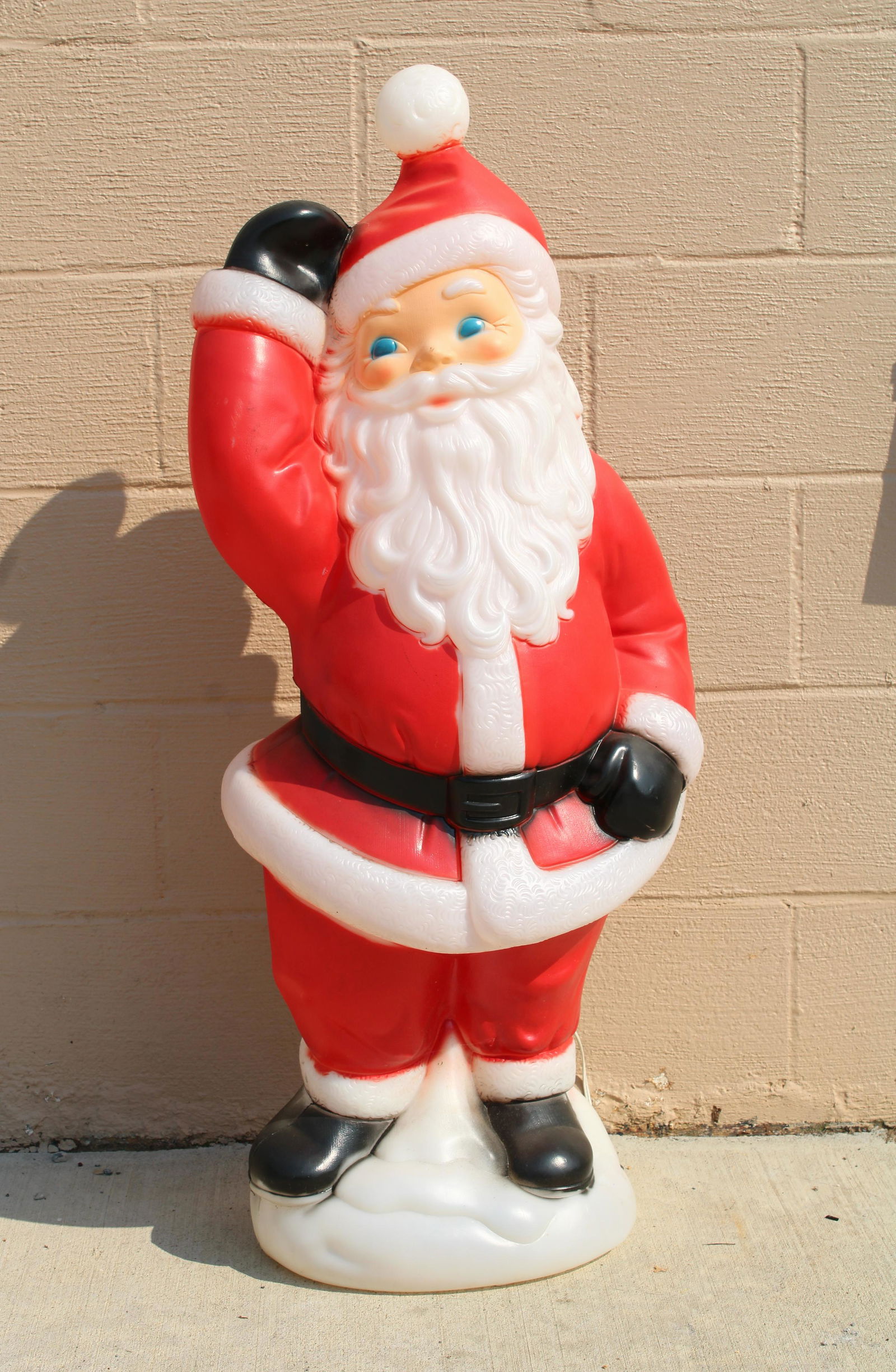 Santa Claus Vintage Blow Mold: Santa Claus Vintage Blow Mold. This item requires third party shipping or pickup arrangements to be made. Dimensions: 39 x 16 x 18