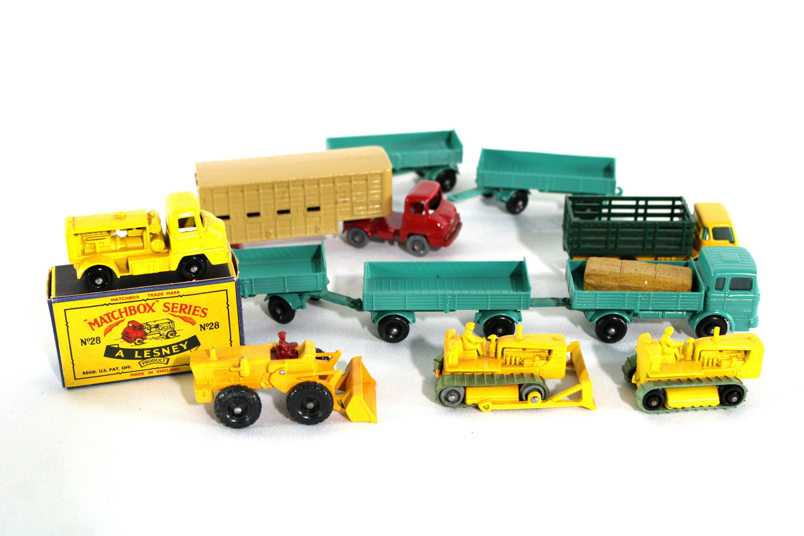 Matchbox Trucks Incl. 28 Compressor Lorry in Box (1 of 2)
