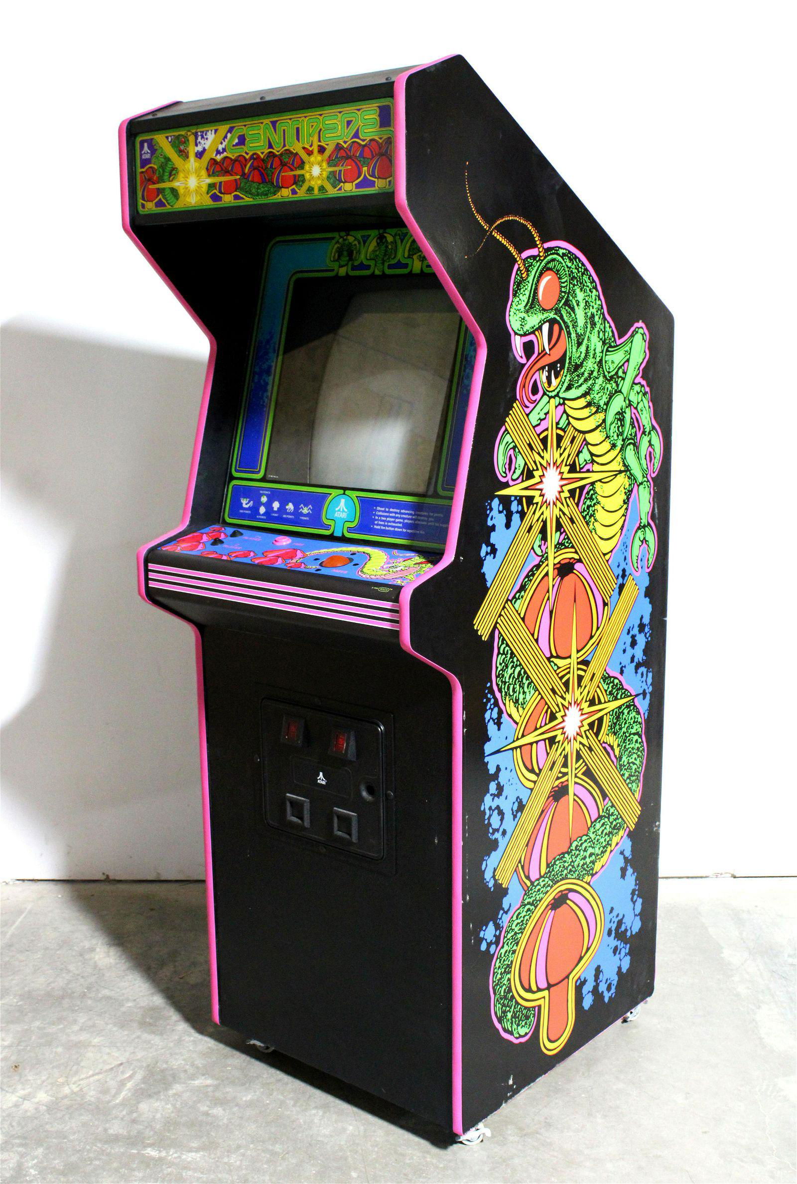 Atari Centipede Arcade Game (1 of 5)