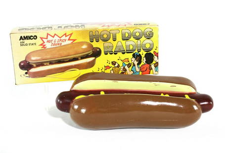 Hot Dog AM Radio with Box: Hot Dog AM Radio with Box. Working with new battery included. In-house shipping available. Dimensions in Box: 3 x 8.5 x 3