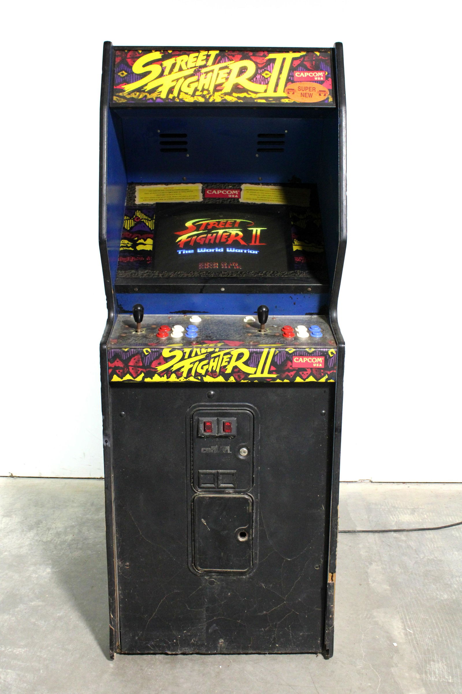 Capcom Street Fighter II Arcade Game (1 of 4)