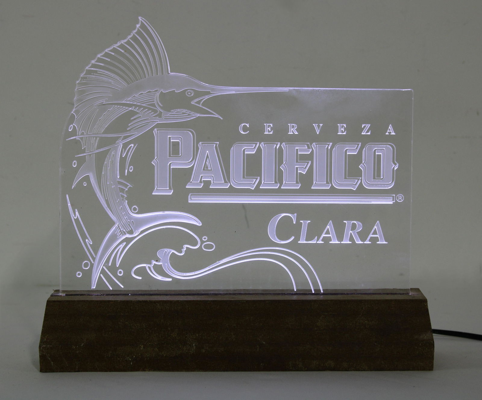 Pacifico Beer Light Up Sign (1 of 2)