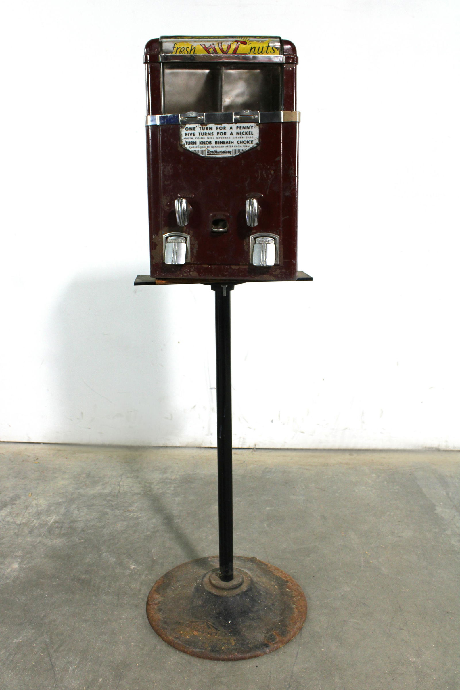 Northwestern Hot Nut Vendor on Stand (1 of 4)