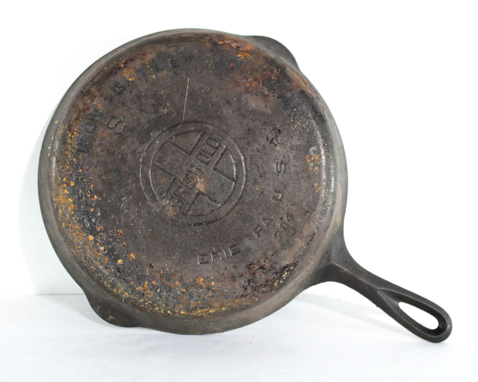 Griswold Cast Iron Skillet #8 (1 of 2)