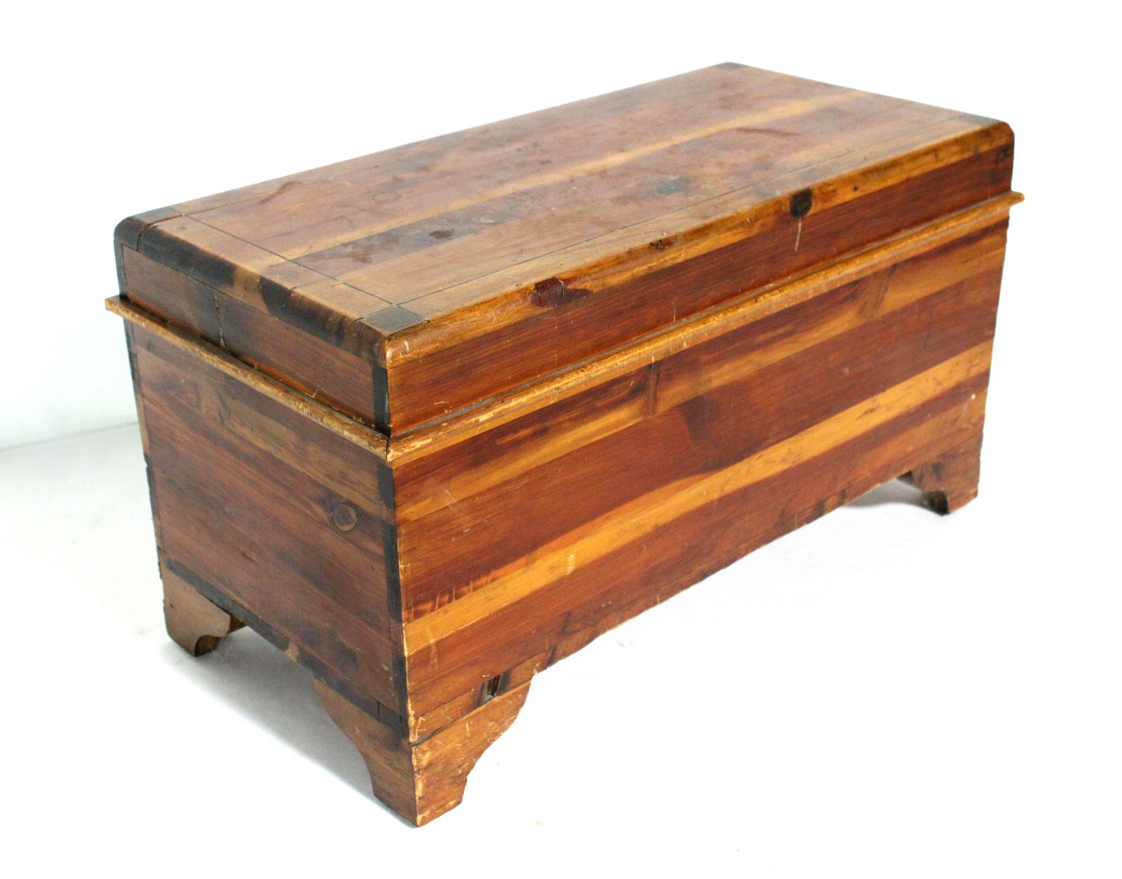 Small Cedar Childs Chest (1 of 3)