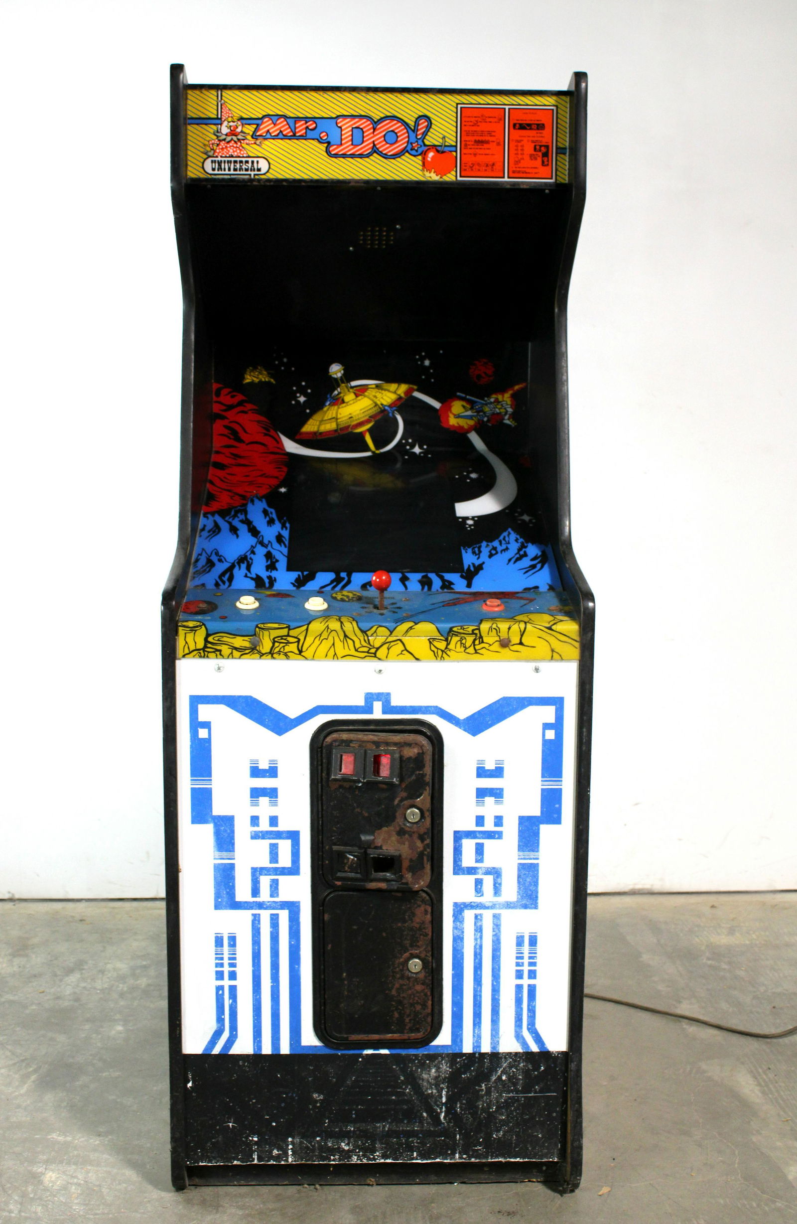Universal Mr. Do Arcade Game (1 of 4)