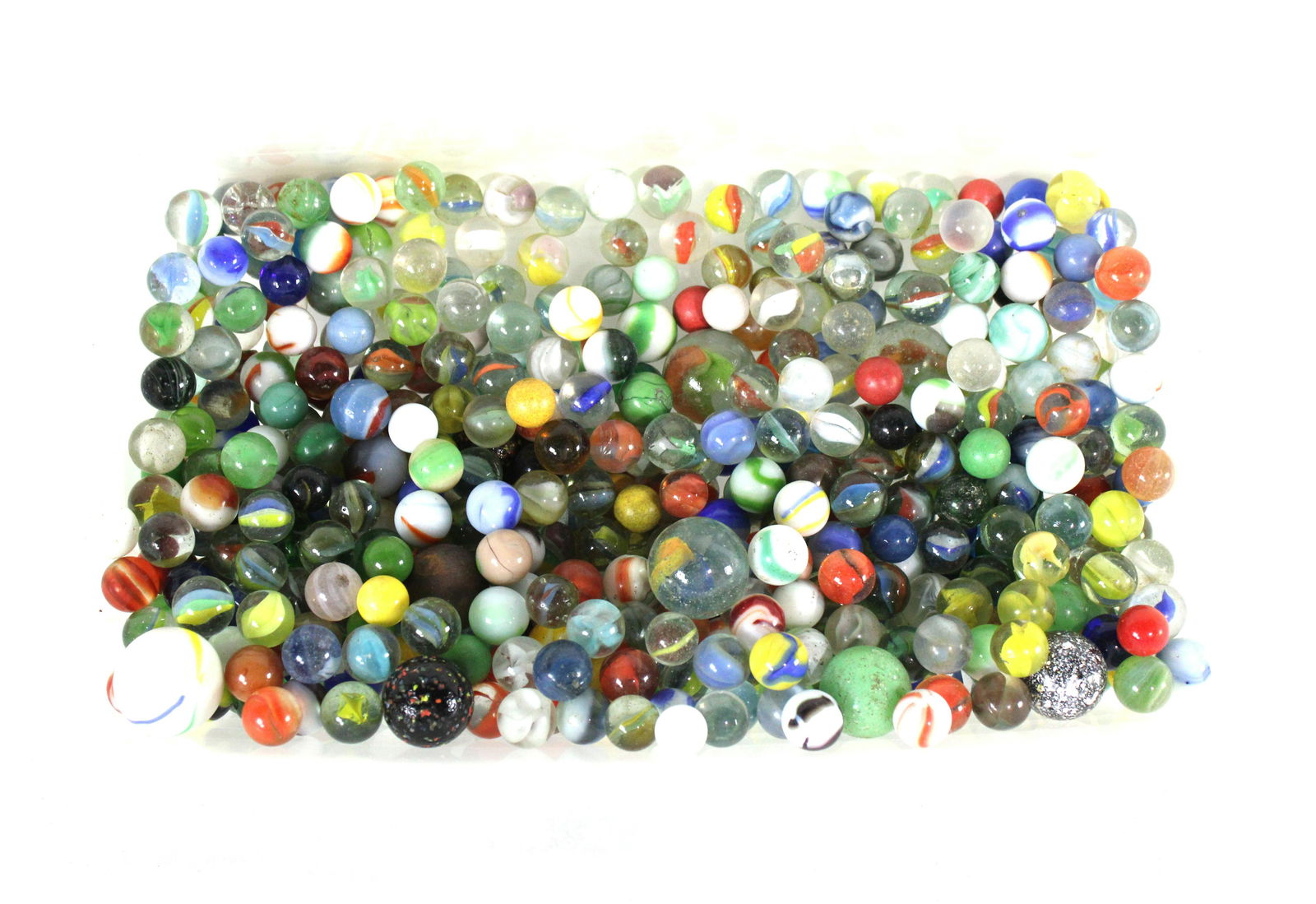 Lot of Unsorted Marbles: Lot of Unsorted Marbles. Tub is about half full. In-house shipping available. Dimensions of tub: 4 x 13 x 7