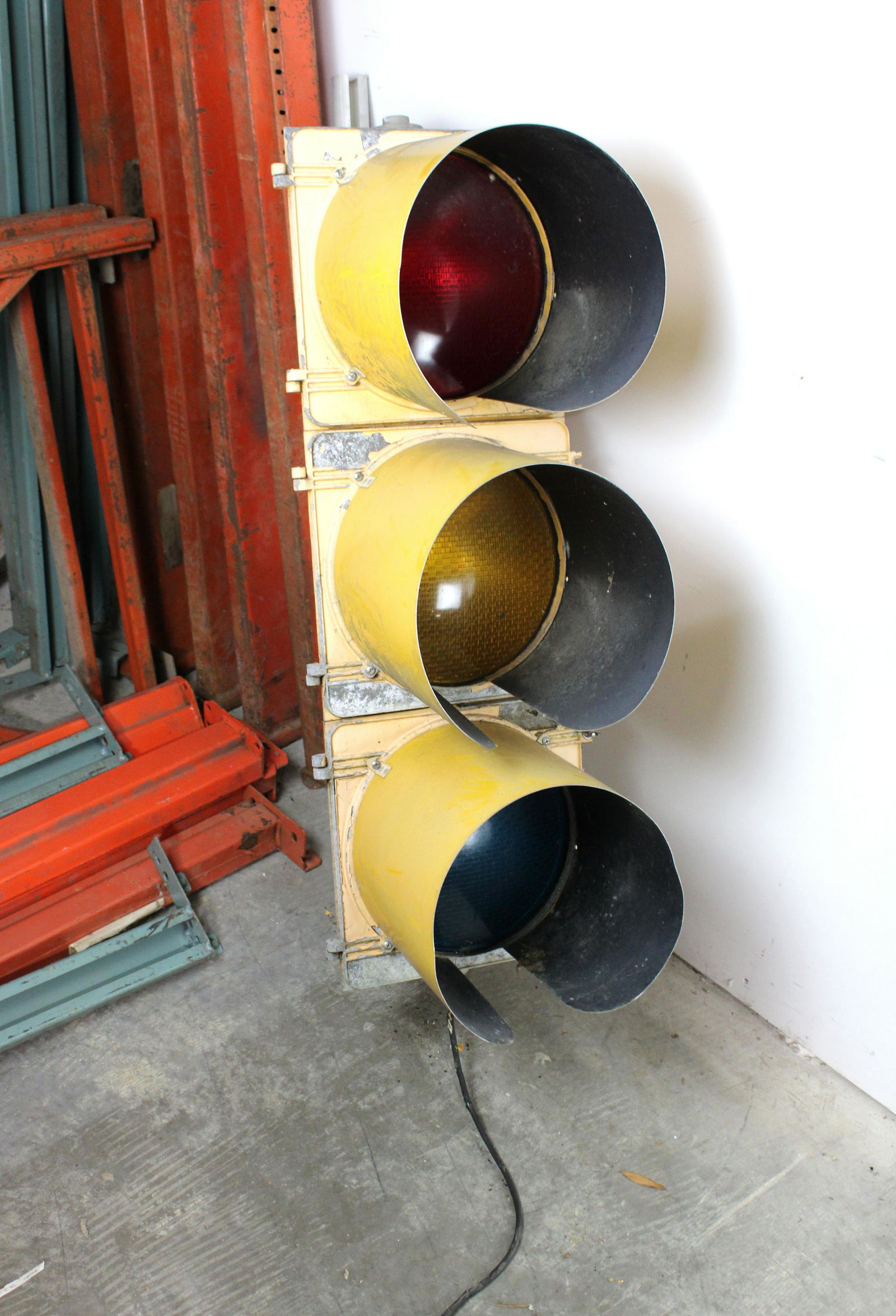 Metal Traffic Stop Light (1 of 2)