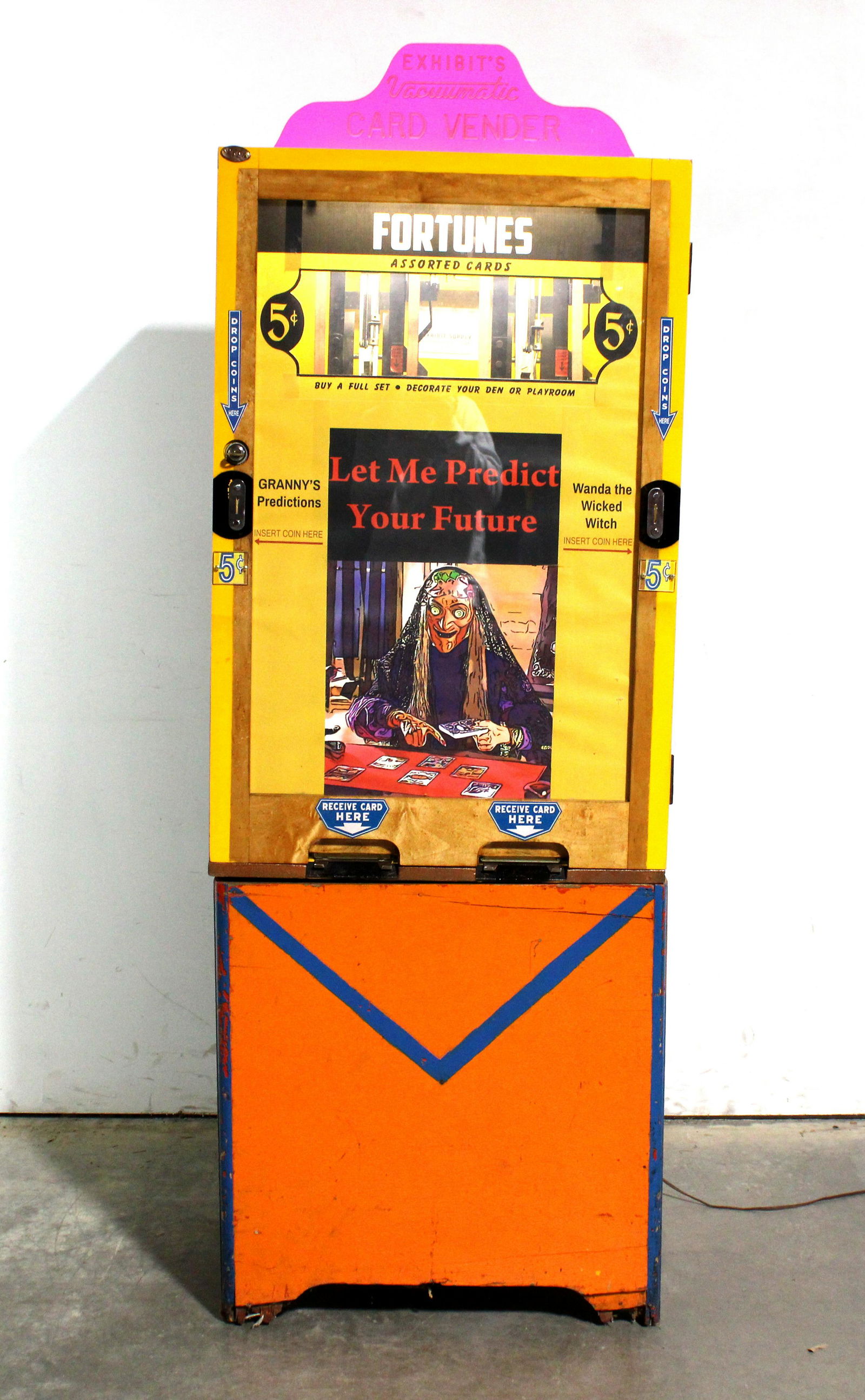 Exhibit Supply Vacuumatic Fortune Card Vendor on Stand (1 of 6)