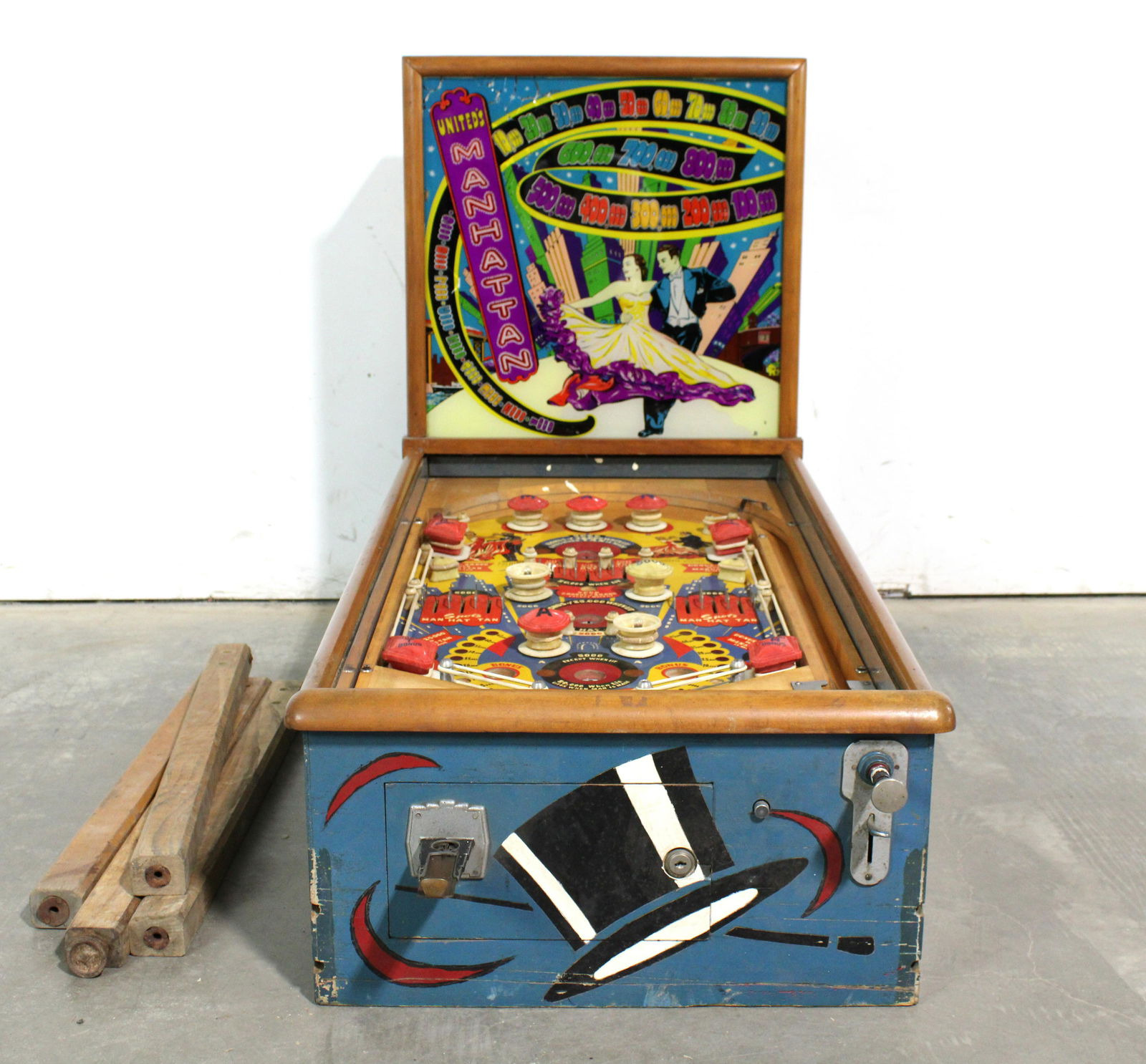 Chicago Coin Manhattan Woodrail Pinball (1 of 5)