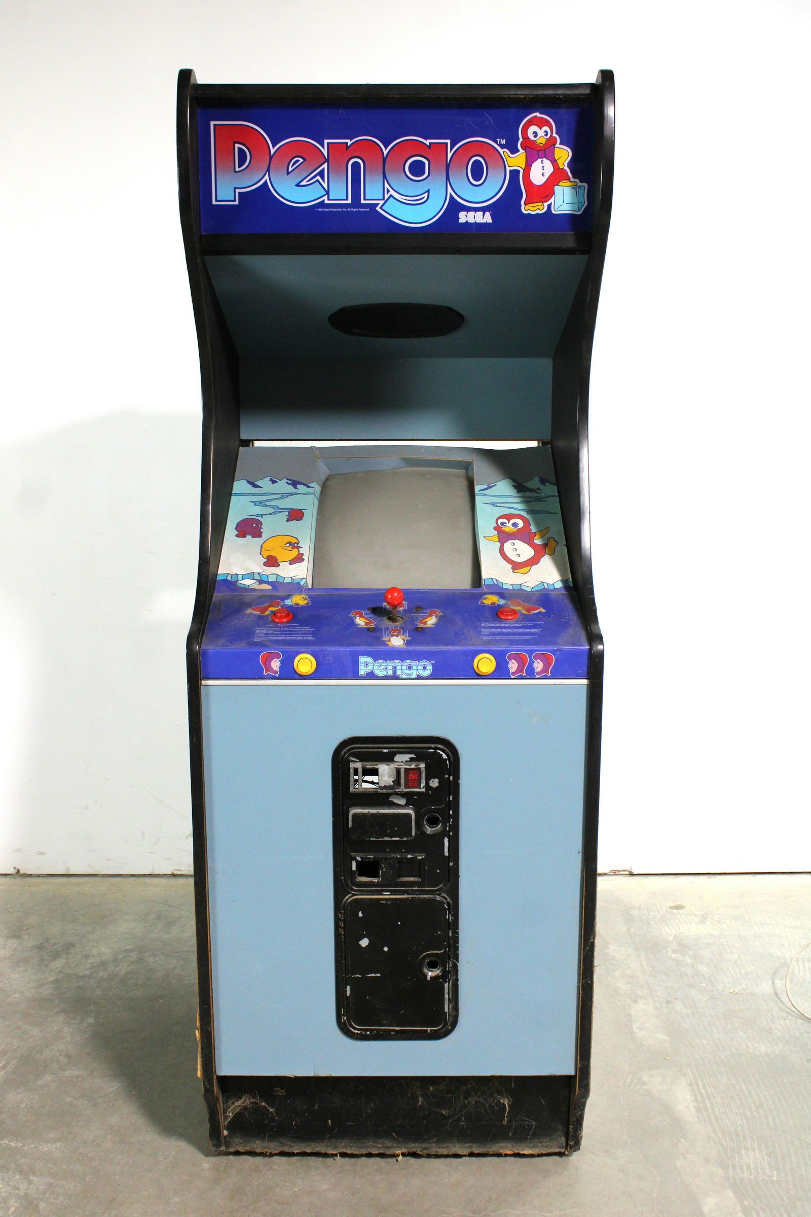 Sega Pengo Arcade Game (1 of 4)