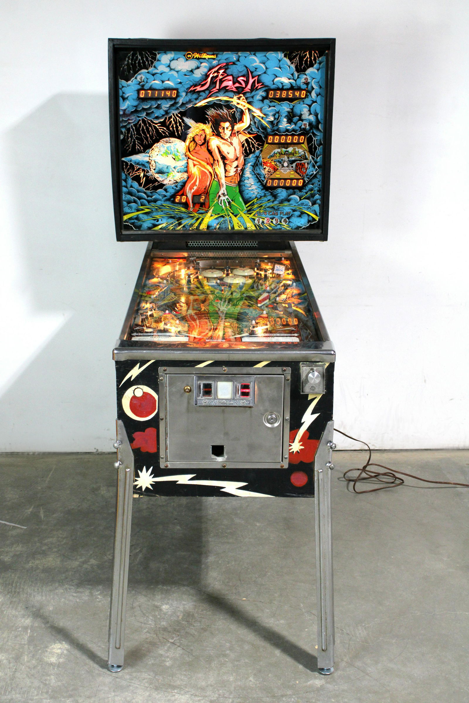 Williams Flash Pinball Machine (1 of 6)