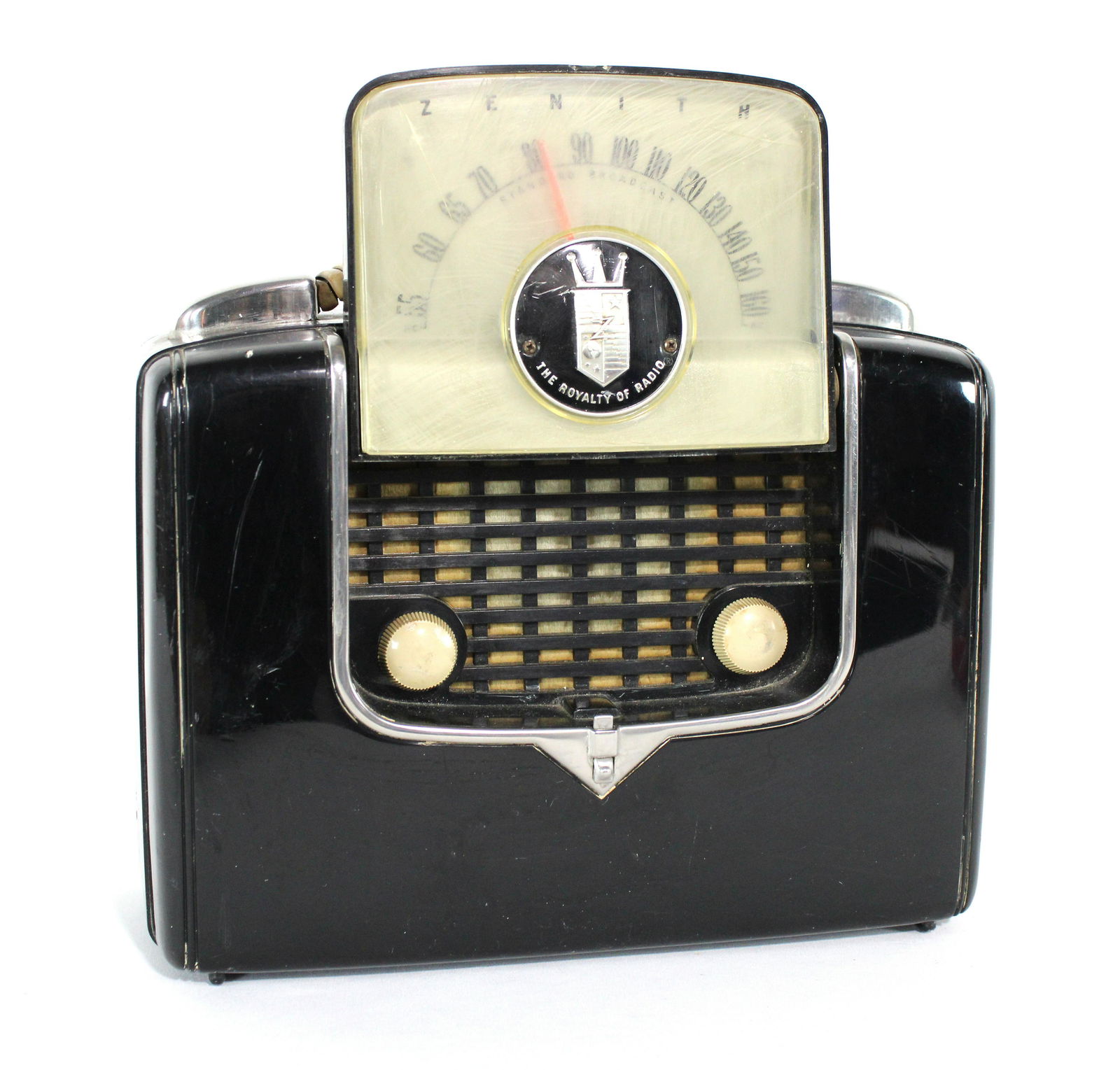 Zenith Portable Vintage Radio: Zenith Portable Vintage Radio. Untested. In-house shipping available. Dimensions: 10 x 12 x 6