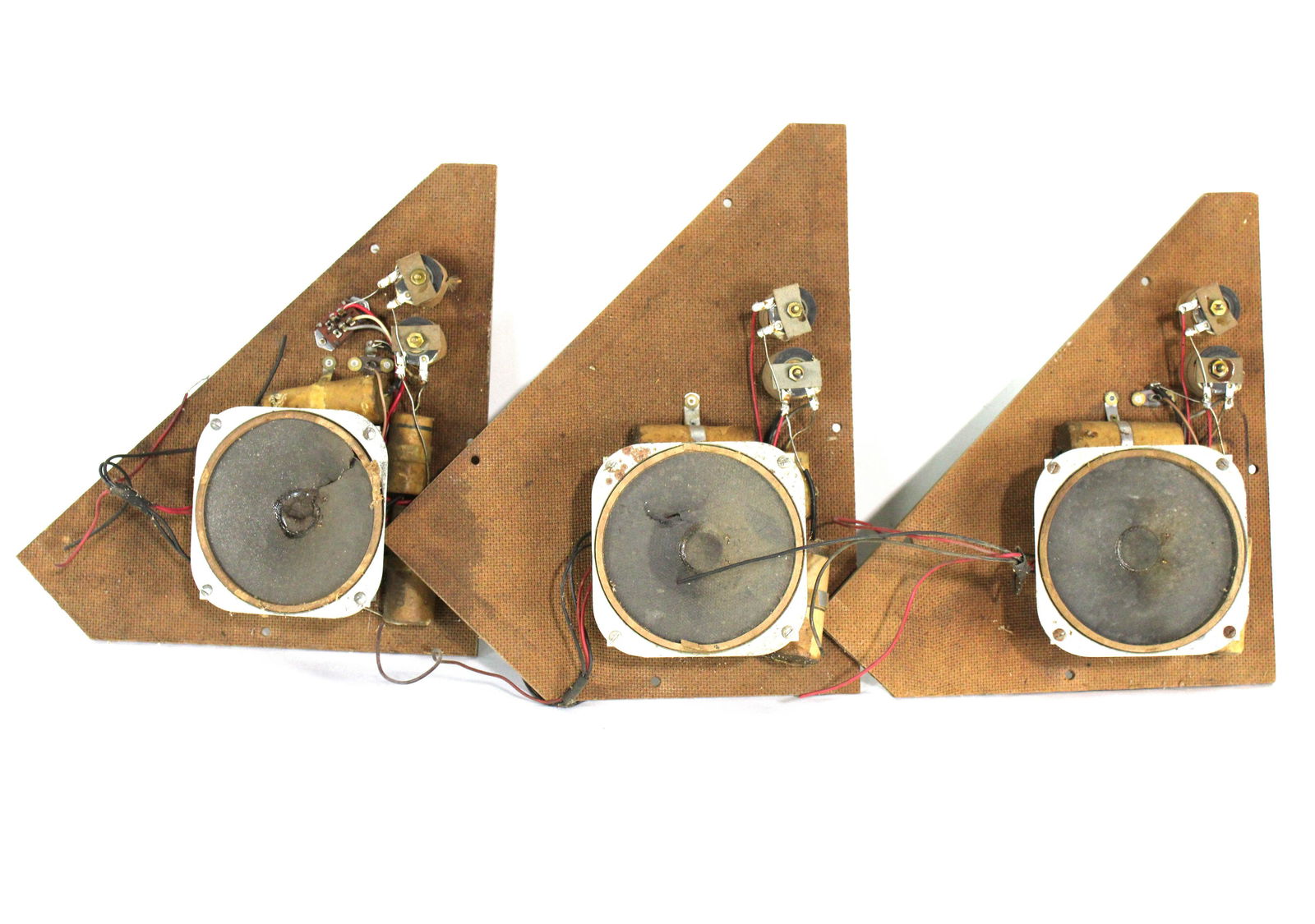 Wurlitzer 1900 2000 2100 2104 Jukebox Treble Speakers: Wurlitzer 1900 2000 2100 2104 Jukebox Treble Speakers. Total of three. In-house shipping available. Dimensions of One: 10 x 10 x 3