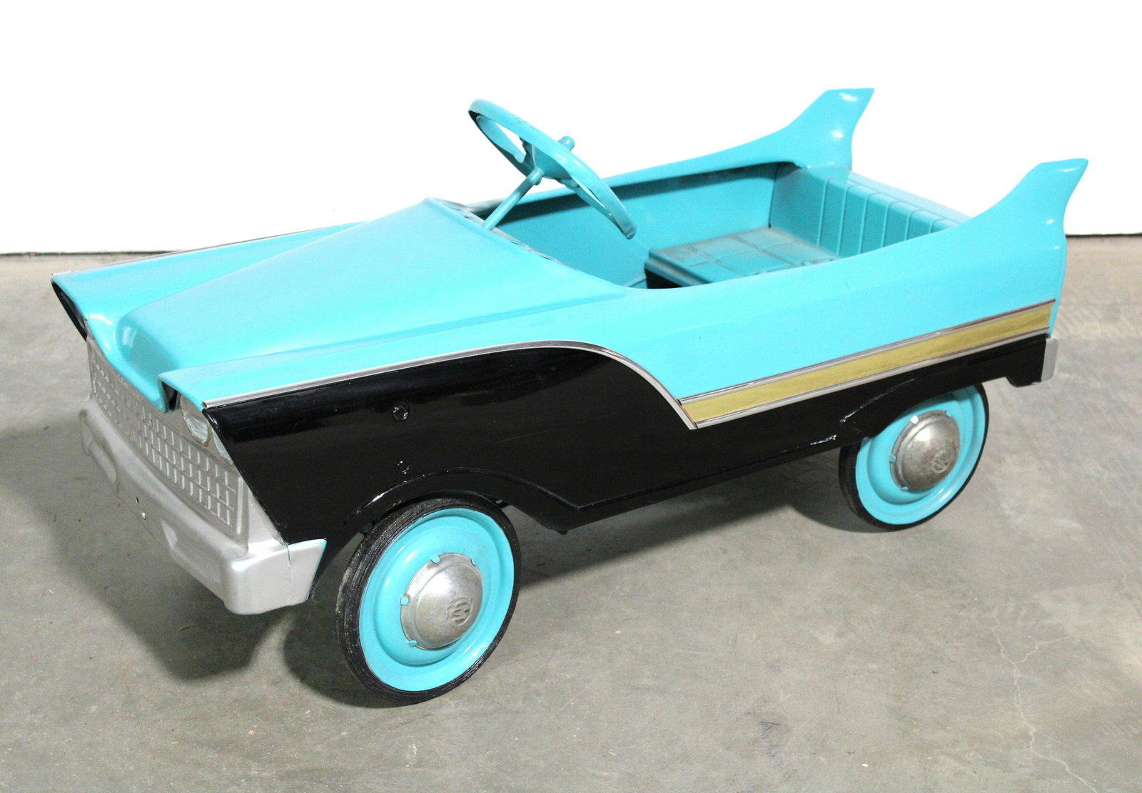 Kiddie Pedal Car (1 of 2)