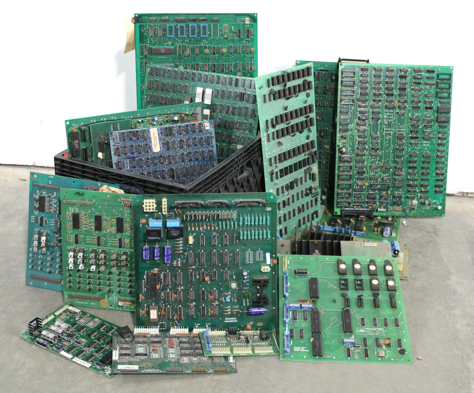 Assorted Arcade and Pinball Boards incl. Atari and Bally (1 of 1)