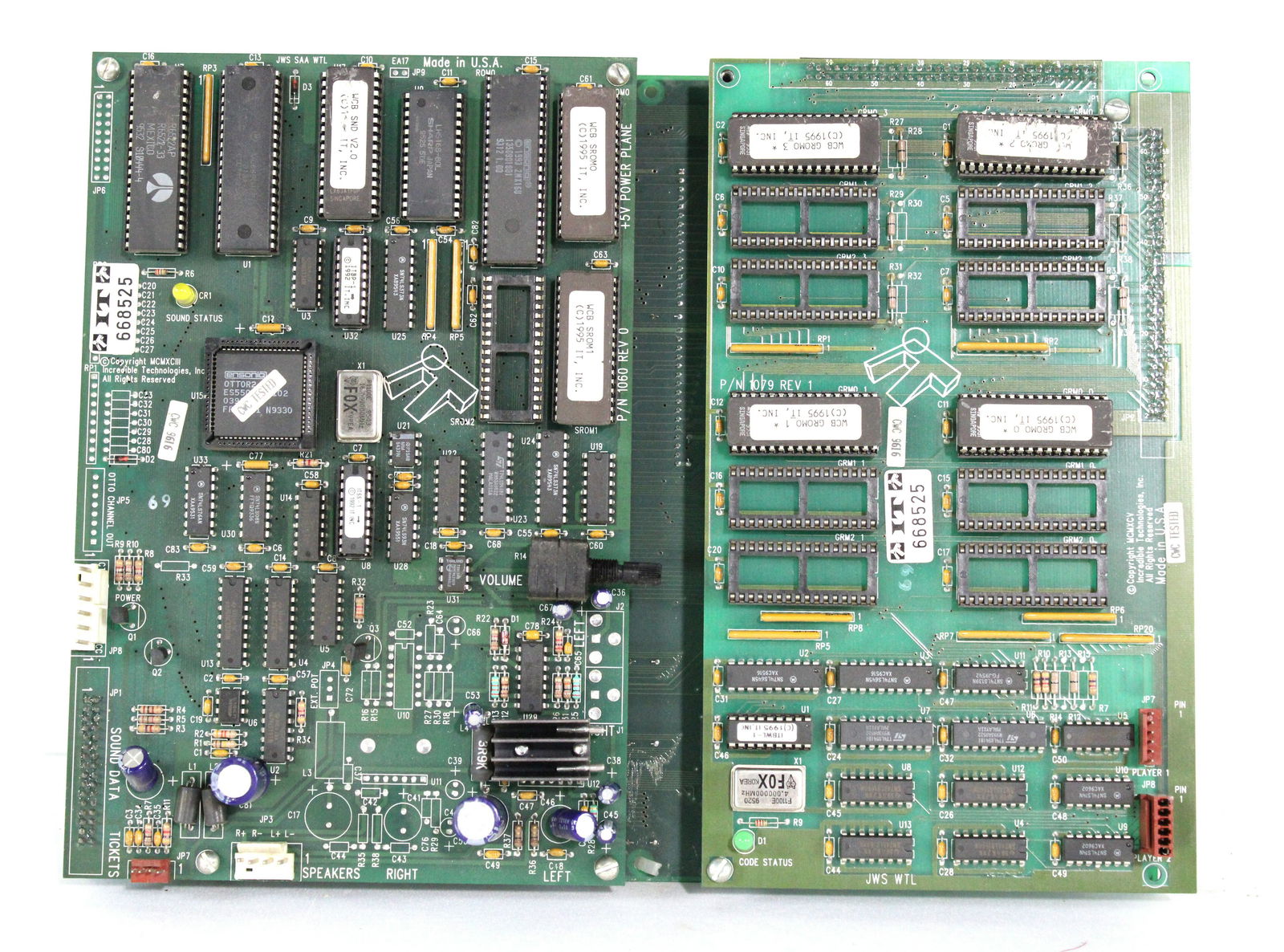 IT World Class Bowling Arcade Game Board Set (1 of 2)