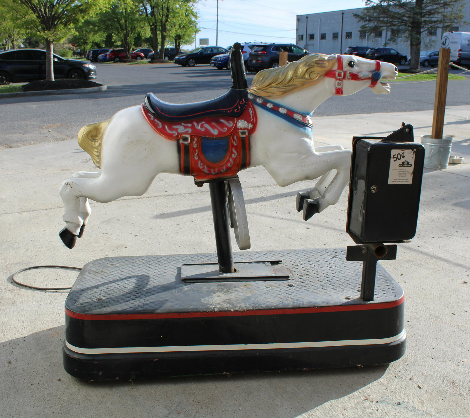Thunder Horse Coin Op Kiddie Ride: Thunder Horse Coin Op Kiddie Ride. Working with sound. This item requires third party shipping or pickup arrangements to be made.