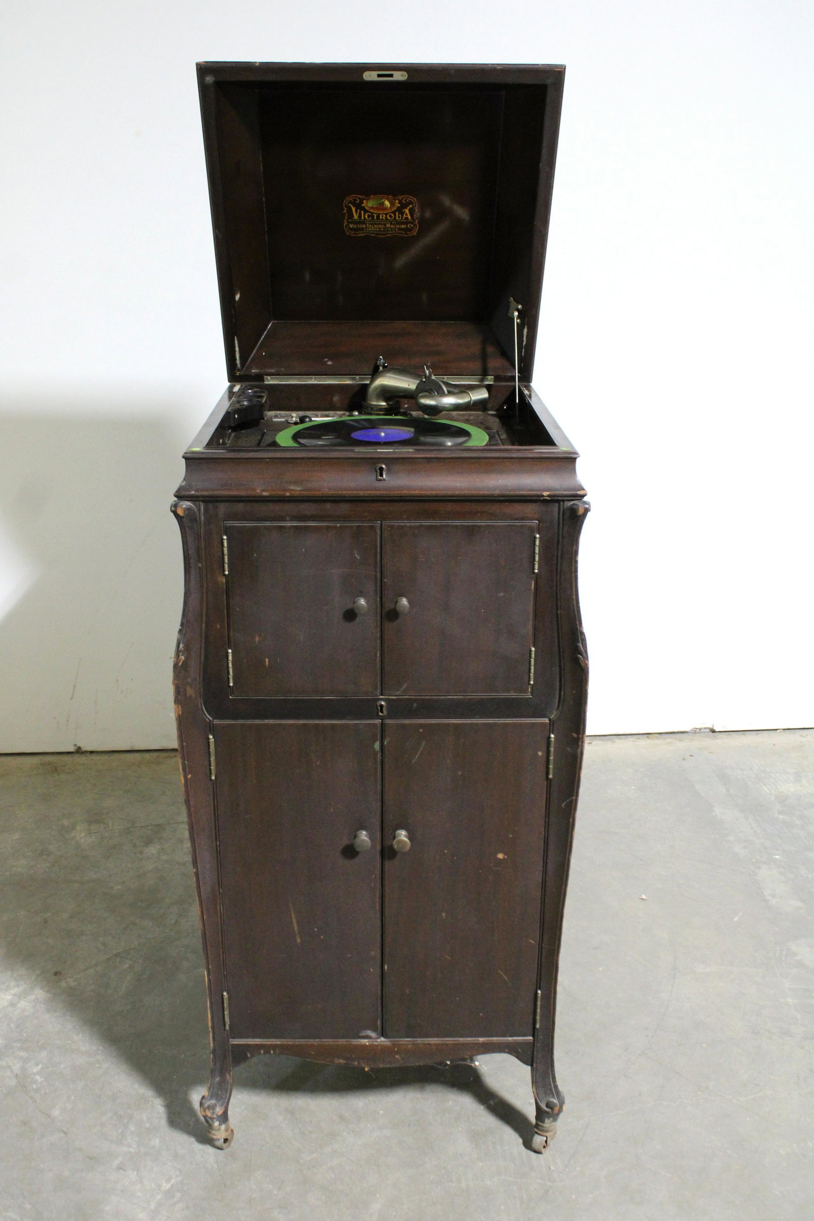 Victrola Record Player (1 of 4)
